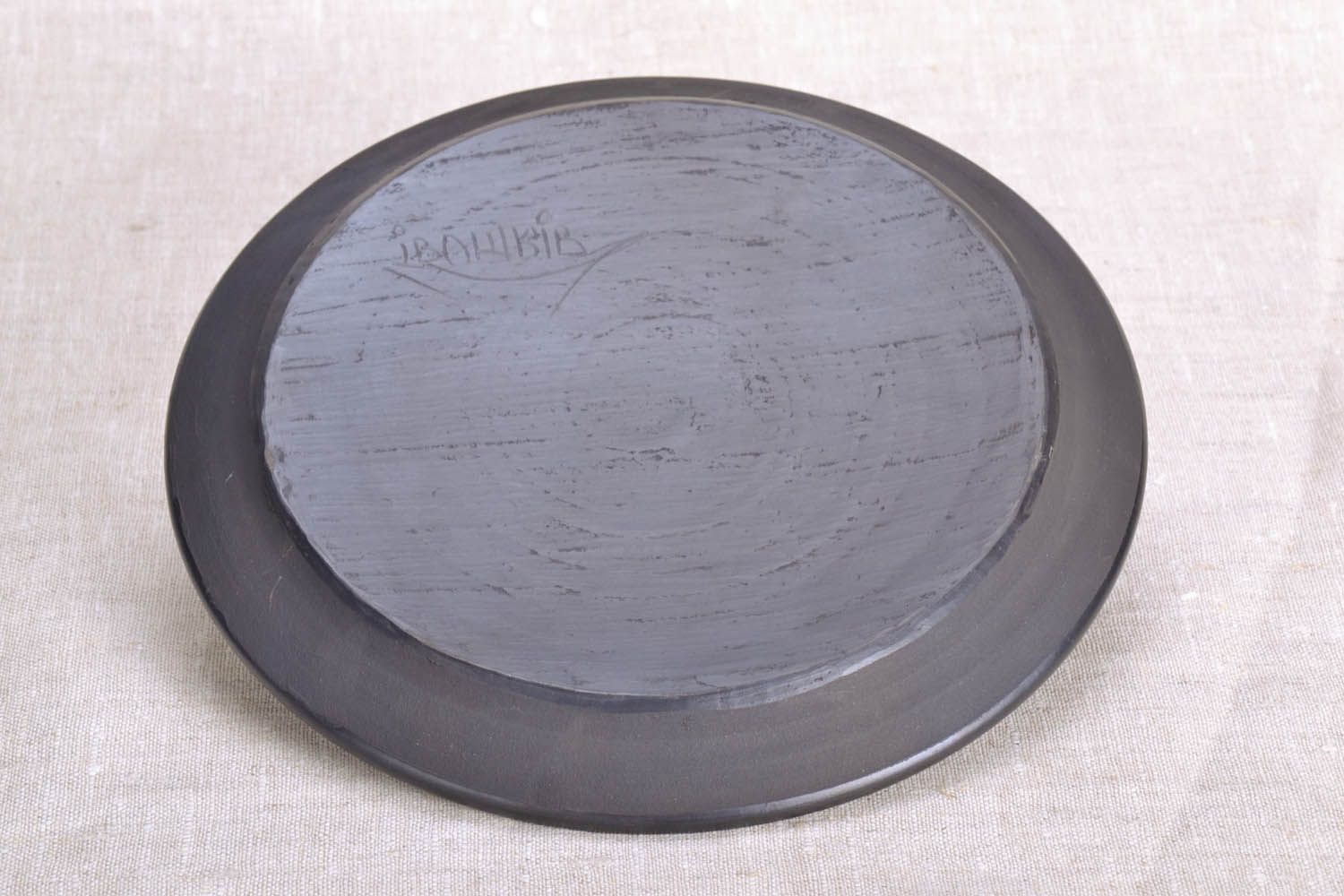 Керамическая мелкая тарелка ручной работы фото 3