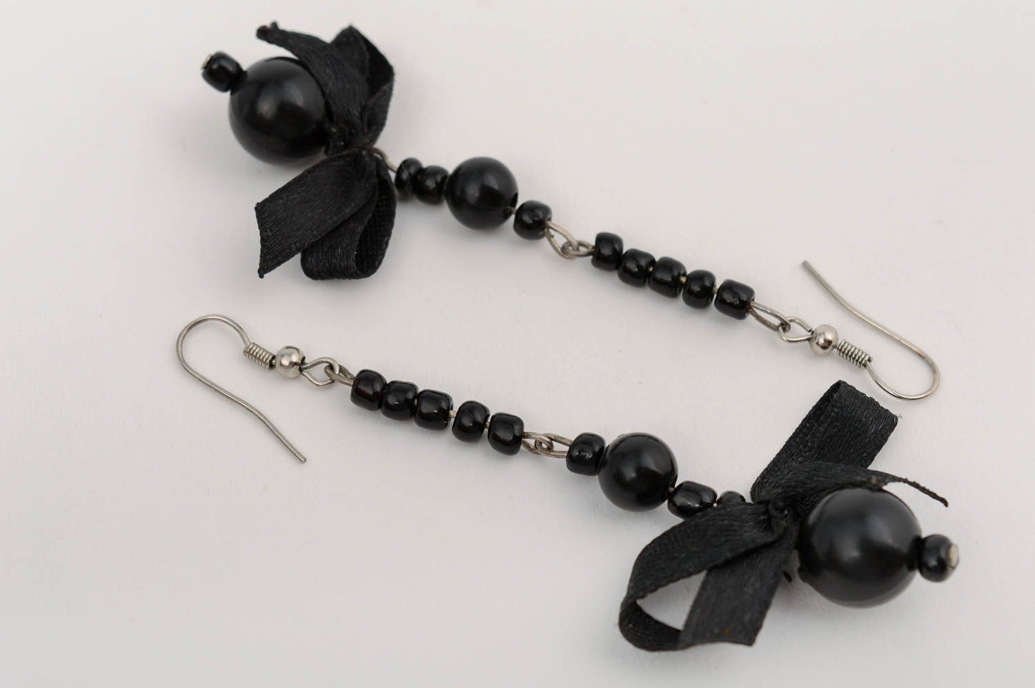 Handmade evening long dangle earrings with black beads and satin ribbon bows photo 5