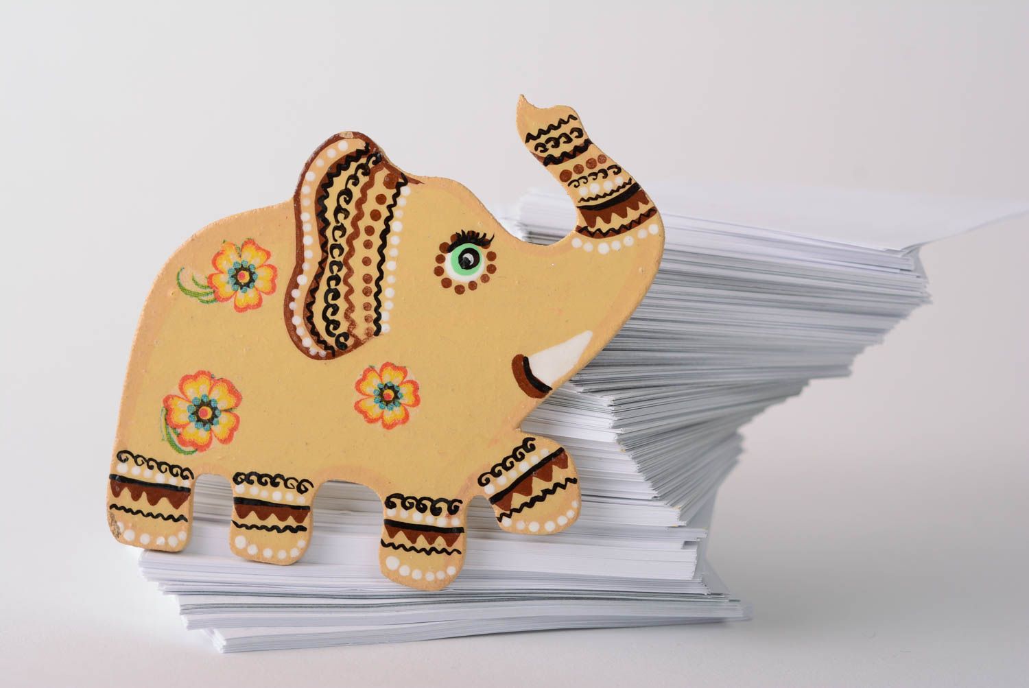 Elefant Kühlschrankmagnet aus Holz bemalt schön einzigartig ungewöhnlich handmade foto 1