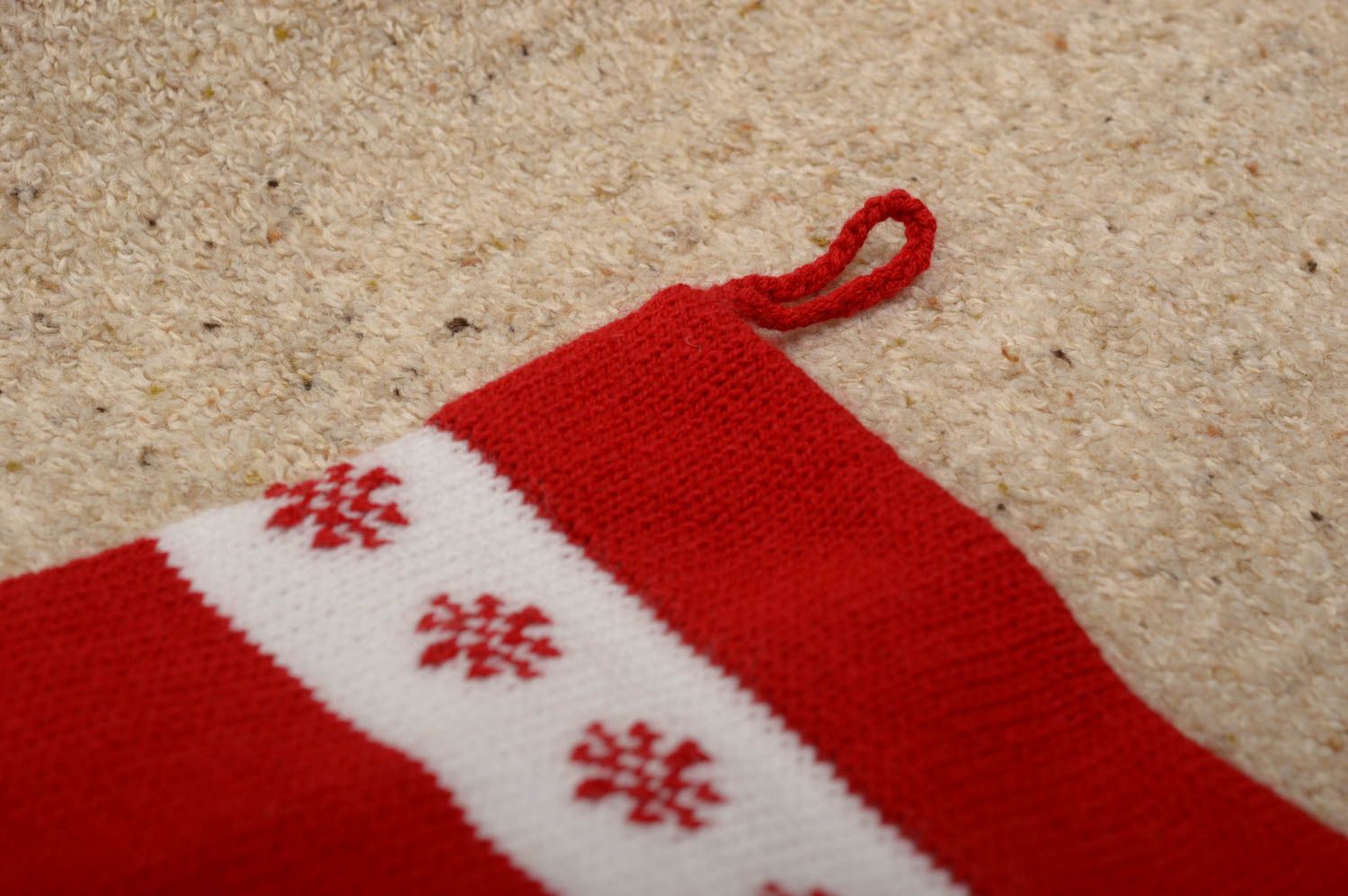 Chaussette Noël fait main Chaussette tricotée rouge blanc Idée déco Noël design photo 5