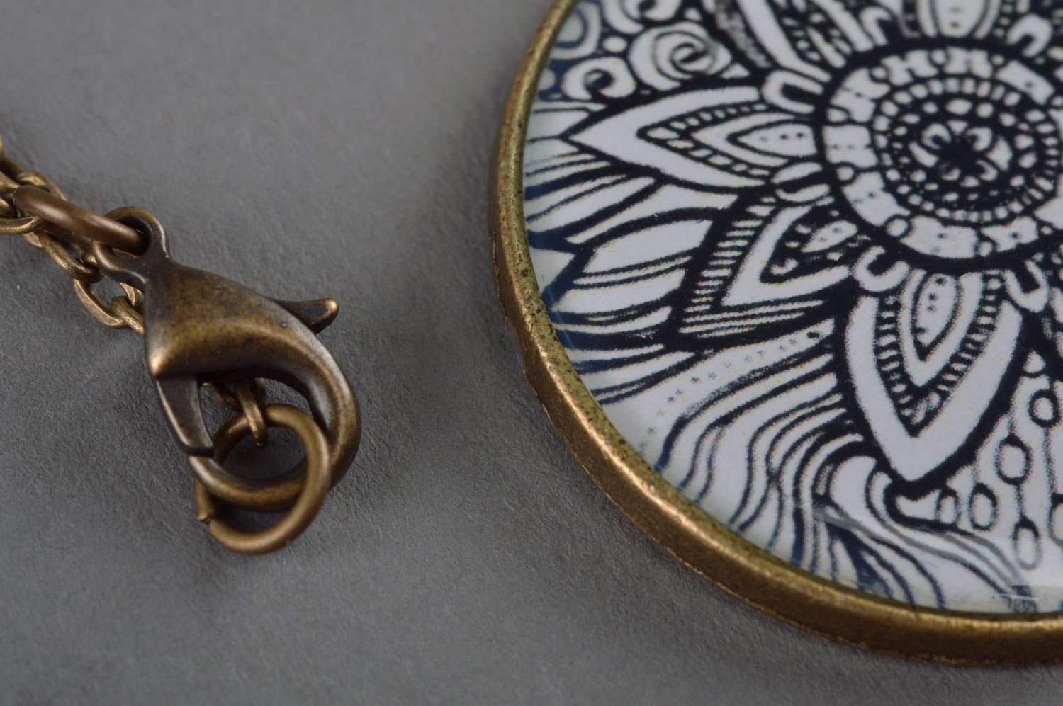 Handmade abstract designer decoupage round neck pendant with epoxy resin photo 3