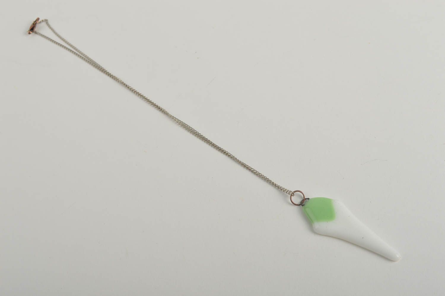Pendentif verre blanc vert Bijou fait main Accessoire femme design de créateur photo 2