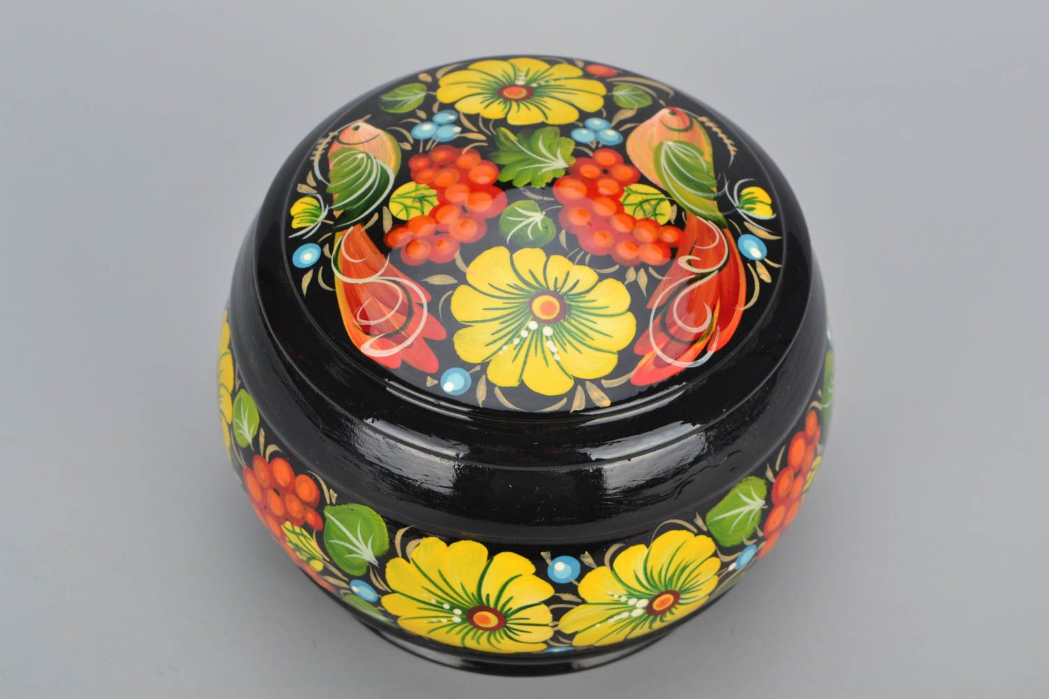 Round wooden jewelry box with painting photo 4