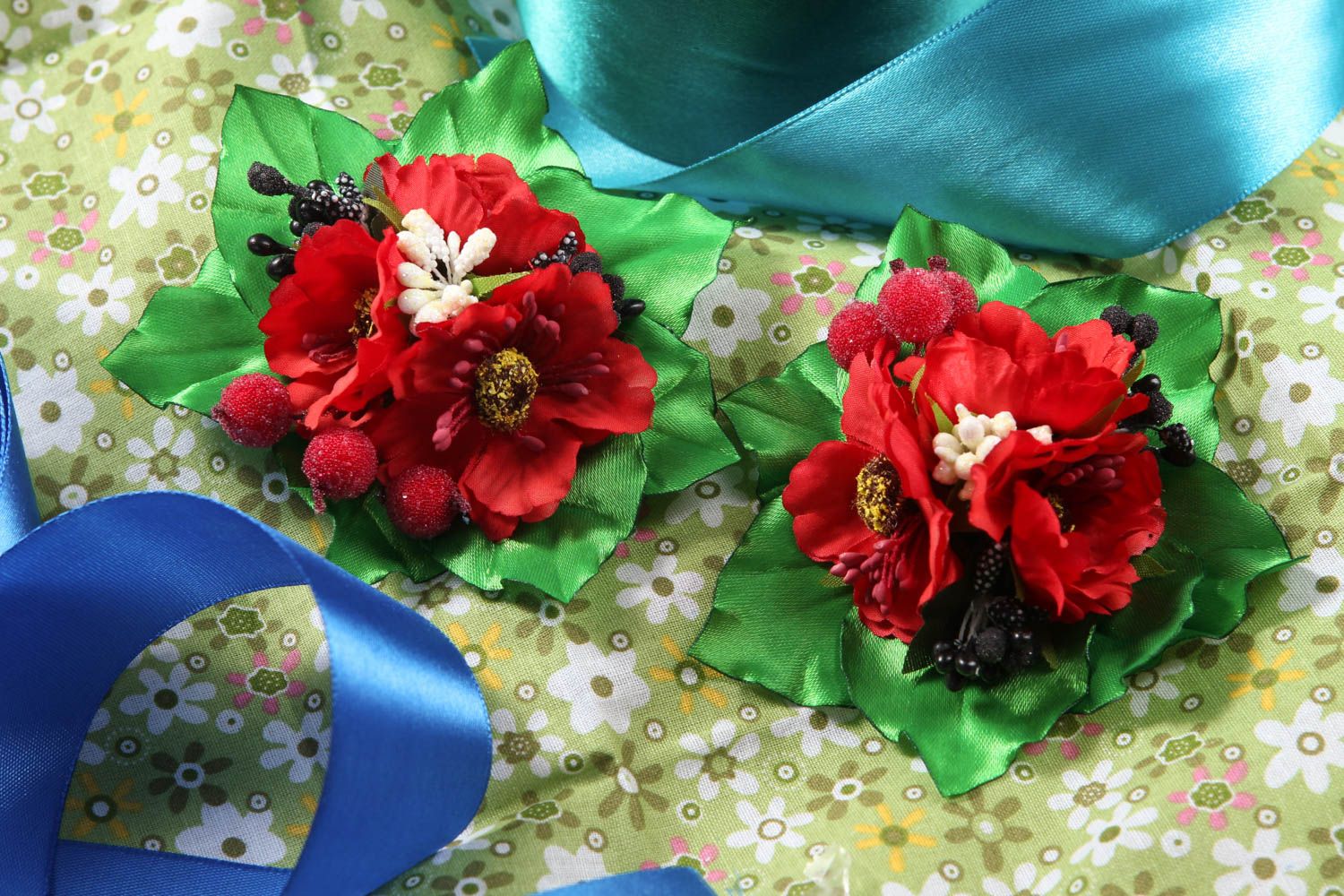 Аксессуары для волос украшение ручной работы заколка с цветками красными 2 шт фото 1