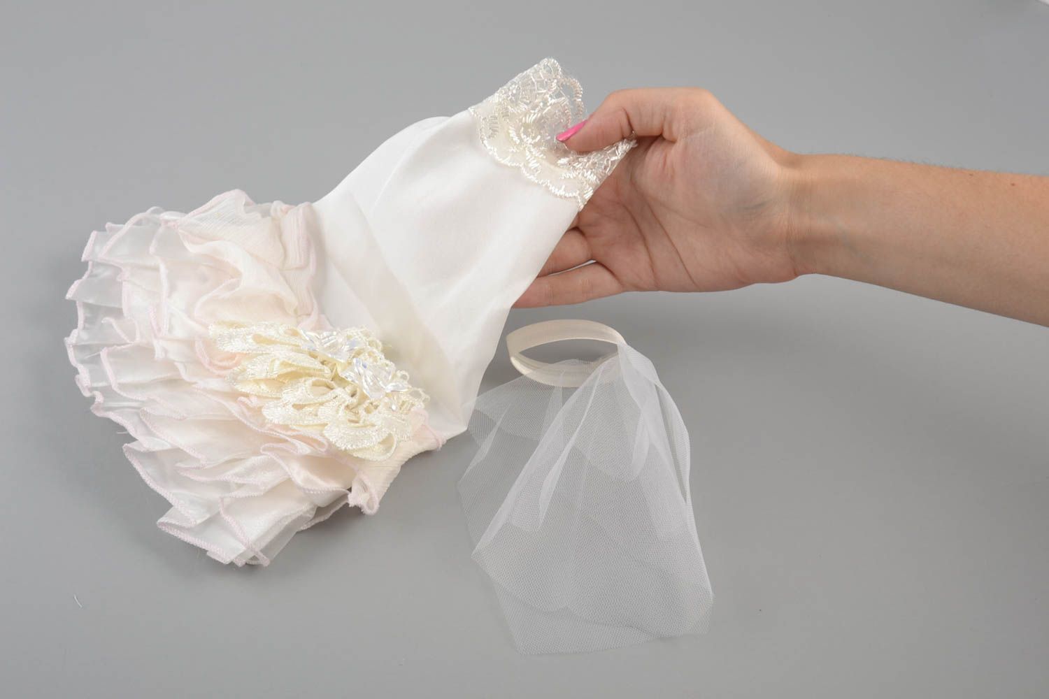 Cache-bouteille fait main en forme de robe de mariée blanche décoration mariage photo 5