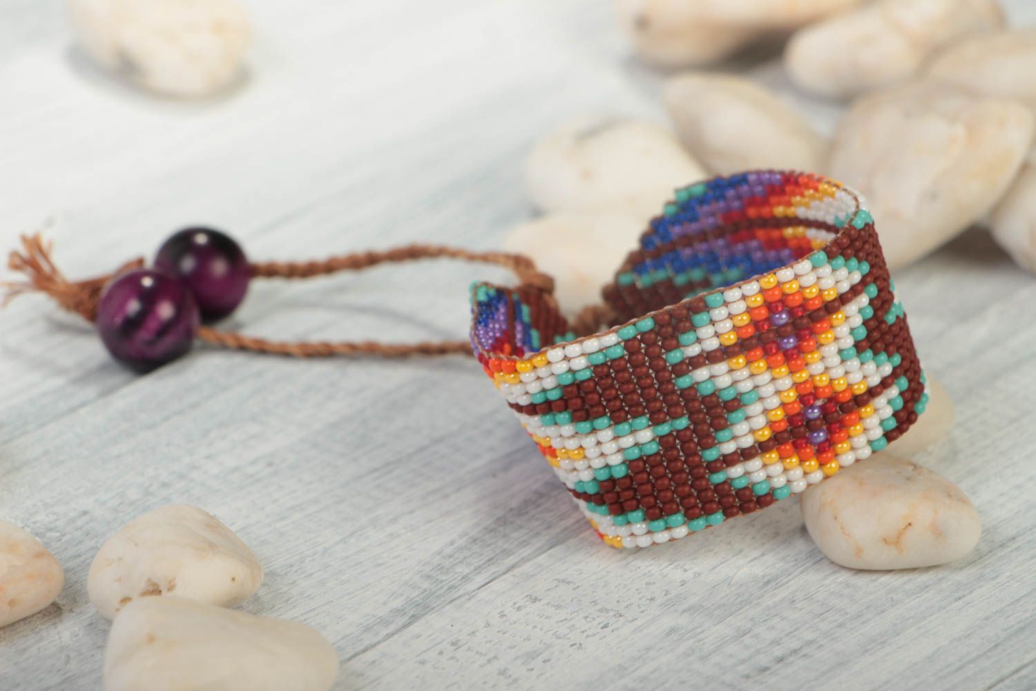 Bracelet en perles de rocailles fait main accessoire tissé à motif multicolore photo 1