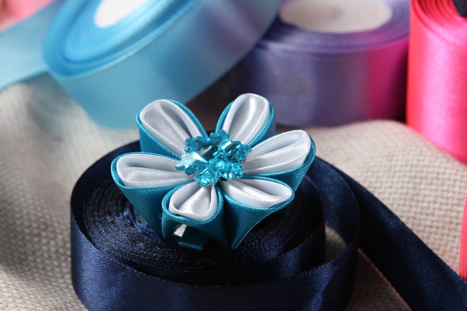 Handmade Haarspange Blume Damen Modeschmuck Accessoire für Haare weiß blau schön foto 1