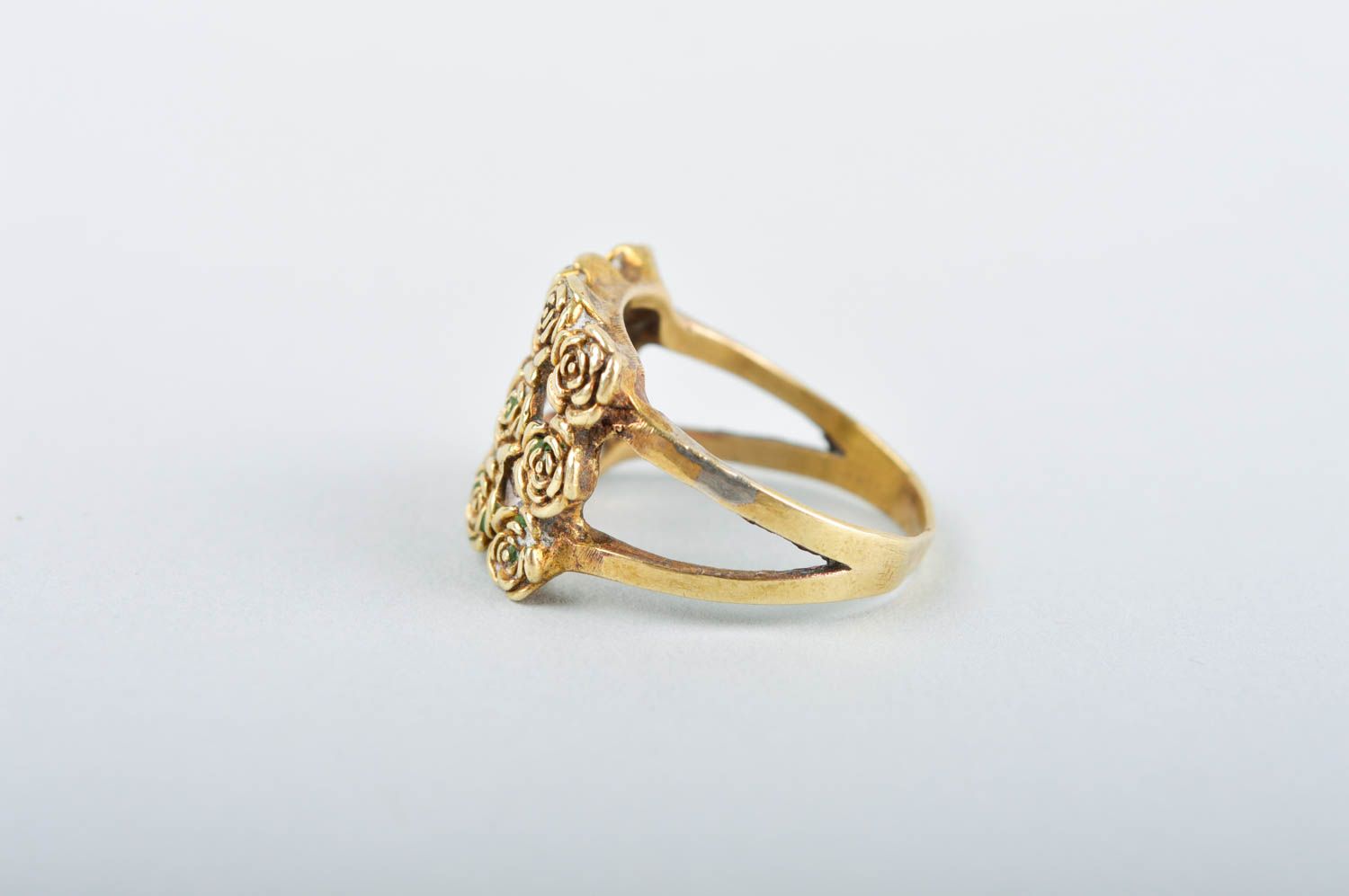 Кольцо ручной работы оригинальное украшение из металла модное кольцо с розами фото 3