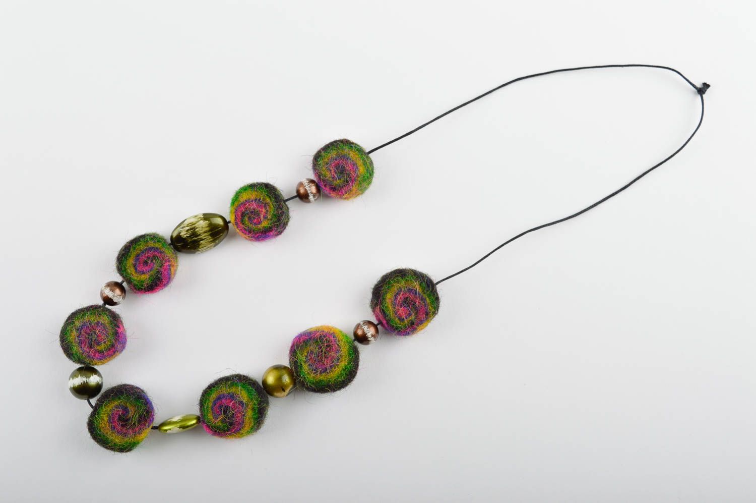 Handmade Damen Collier Modeschmuck Halskette Accessoire für Frauen aus Wolle foto 4
