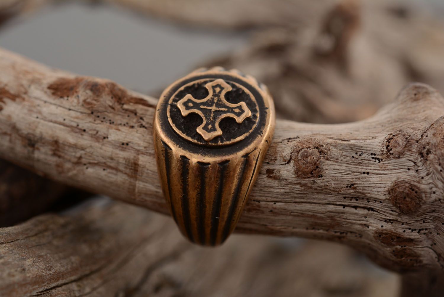 Бронзовое кольцо с кельтским крестом  фото 4