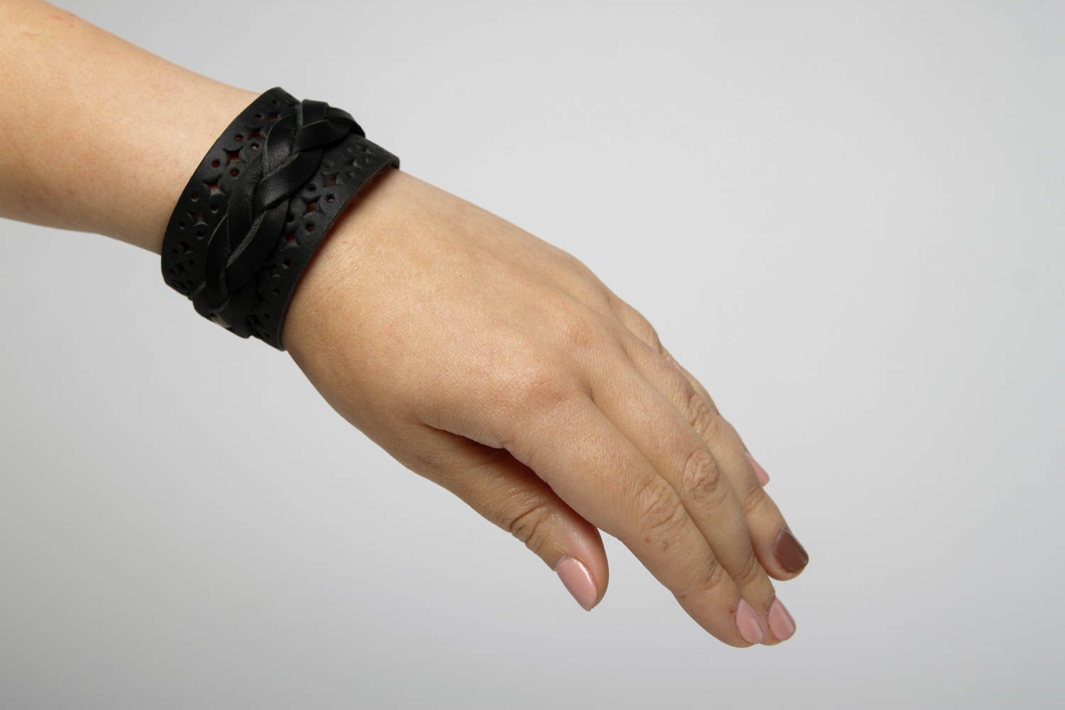 Handmade Leder Armband Mode Schmuck Accessoire für Frauen stilvoll schwarz breit foto 2