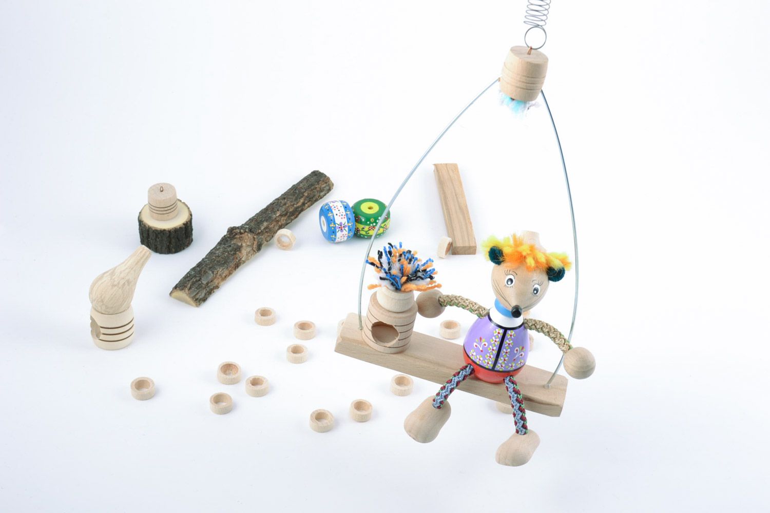 Juguete de madera artesanal ratoncito en banco con resorte original para niños  foto 2
