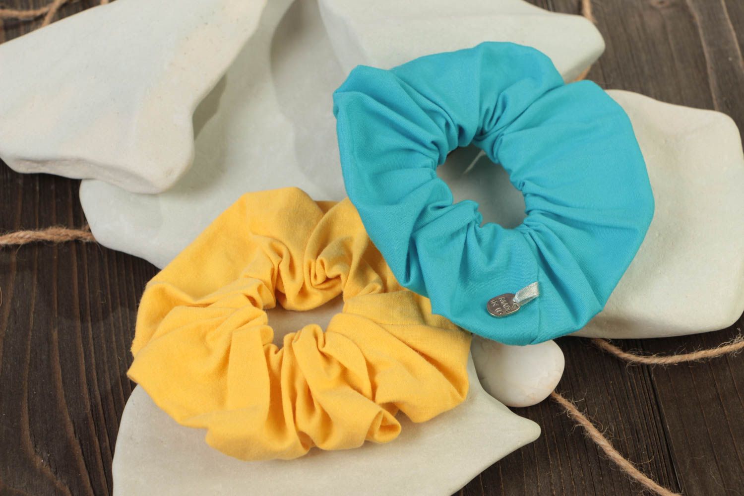 Chouchous à cheveux en tissu de coton faits main 2 pièces jaune et bleu clair  photo 1