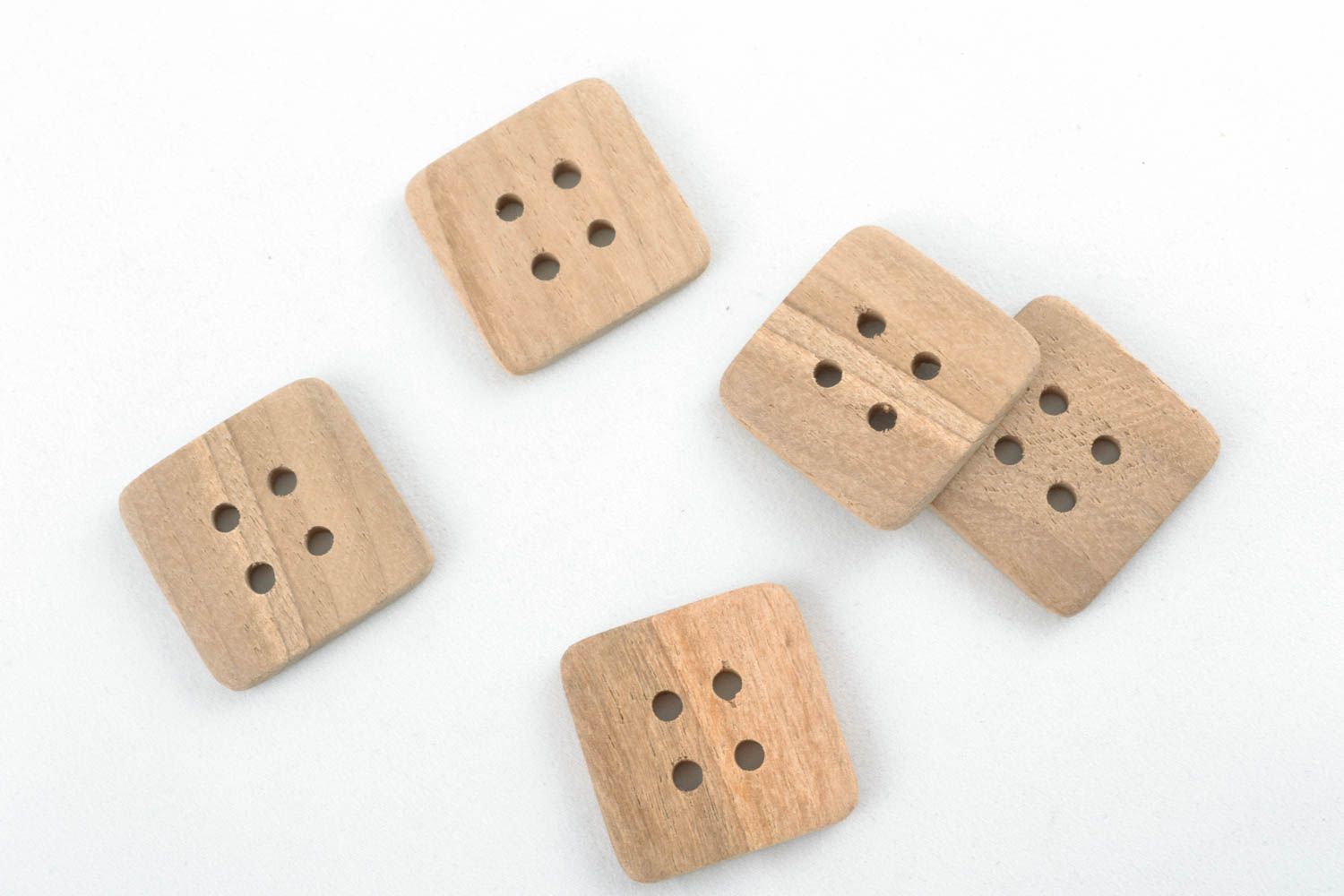 Set de botones de madera foto 2