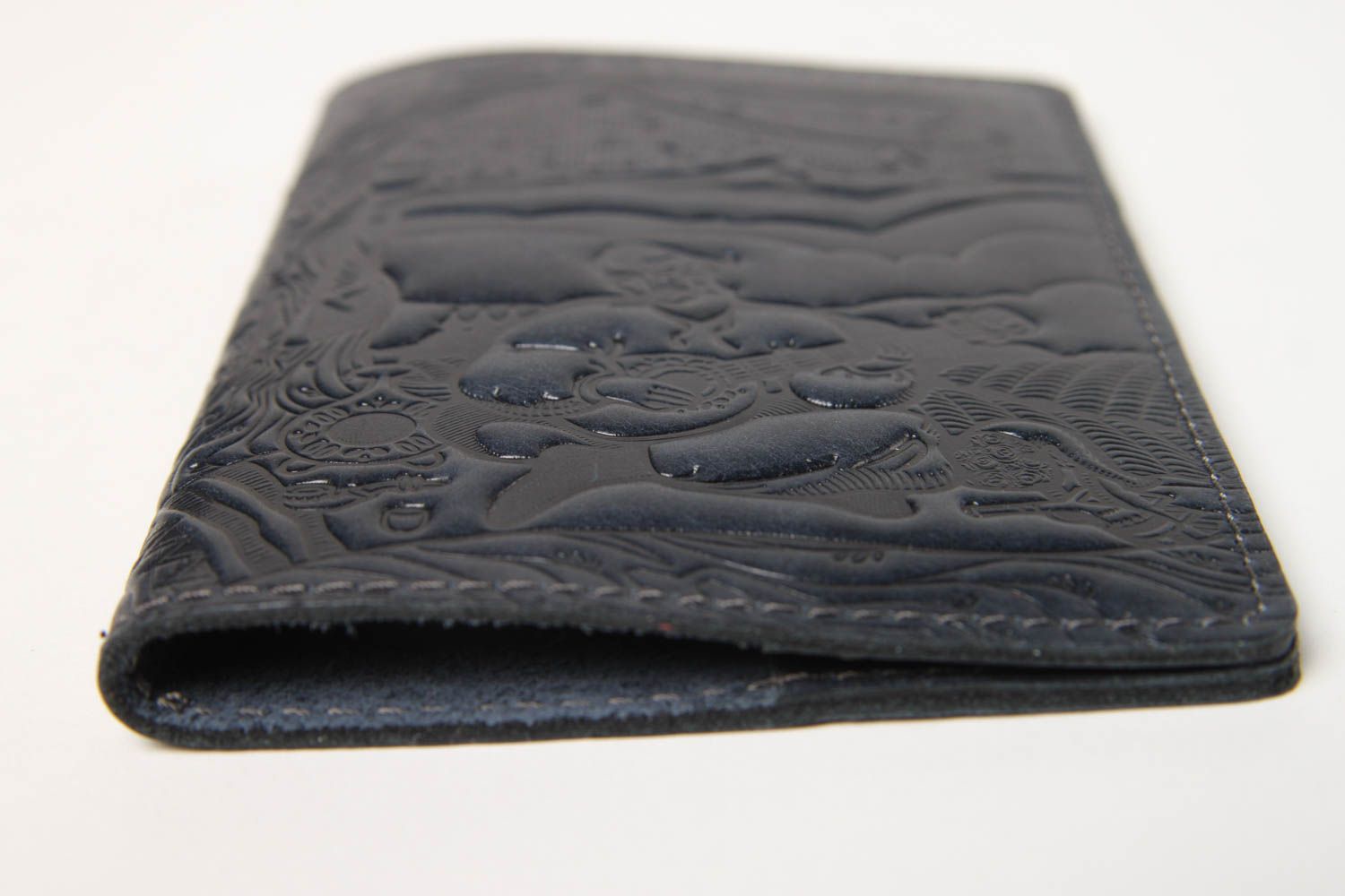 Оригинальный подарок хенд мейд кожаный аксессуар черна обложка на паспорт фото 4