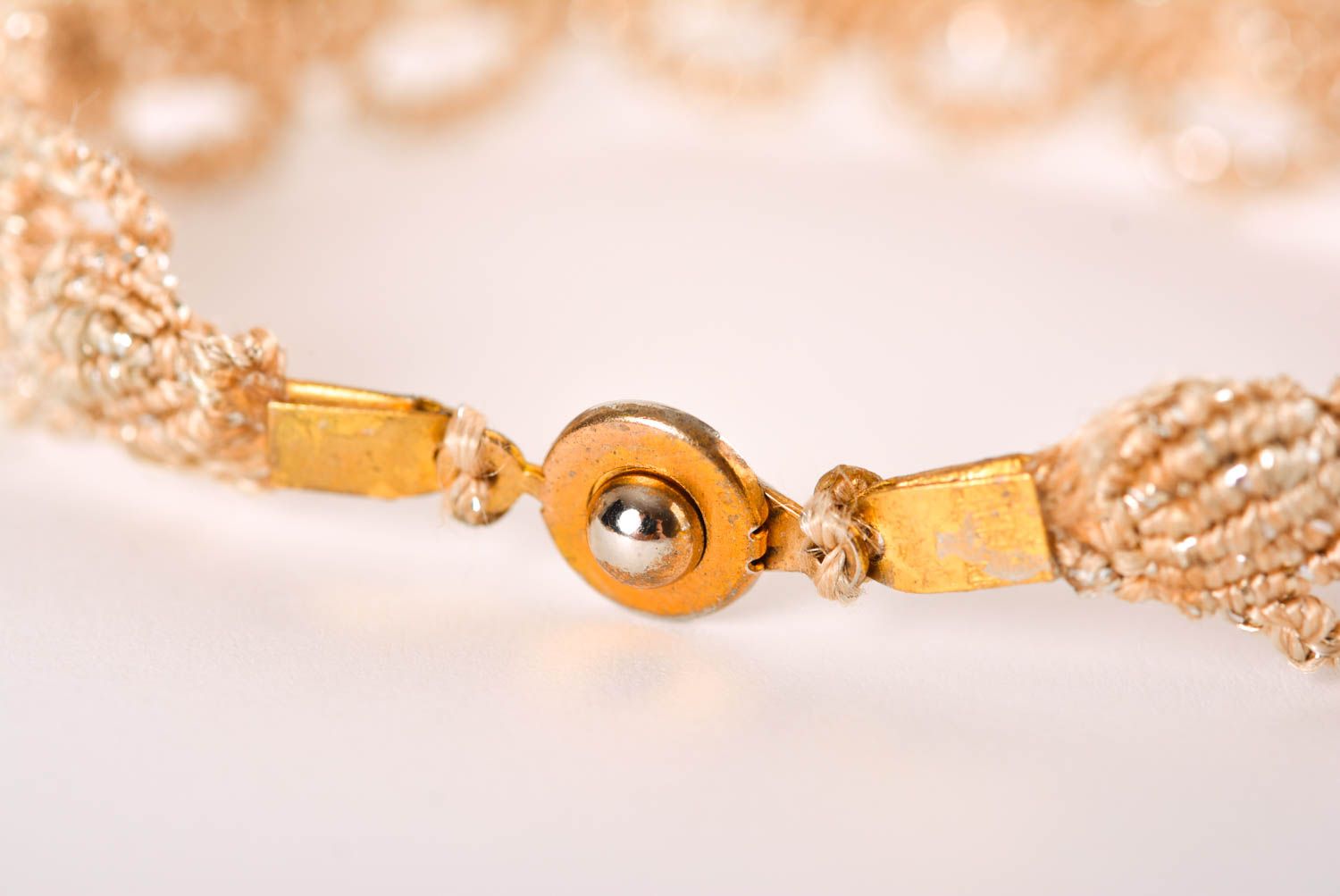 Bracelet macramé Bijou fait main fils de nylon beige Cadeau pour femme photo 3