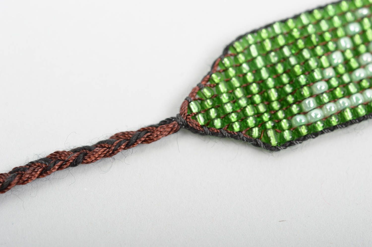 Браслет из бисера треугольники браслет ручной работы модная бижутерия зеленый фото 2