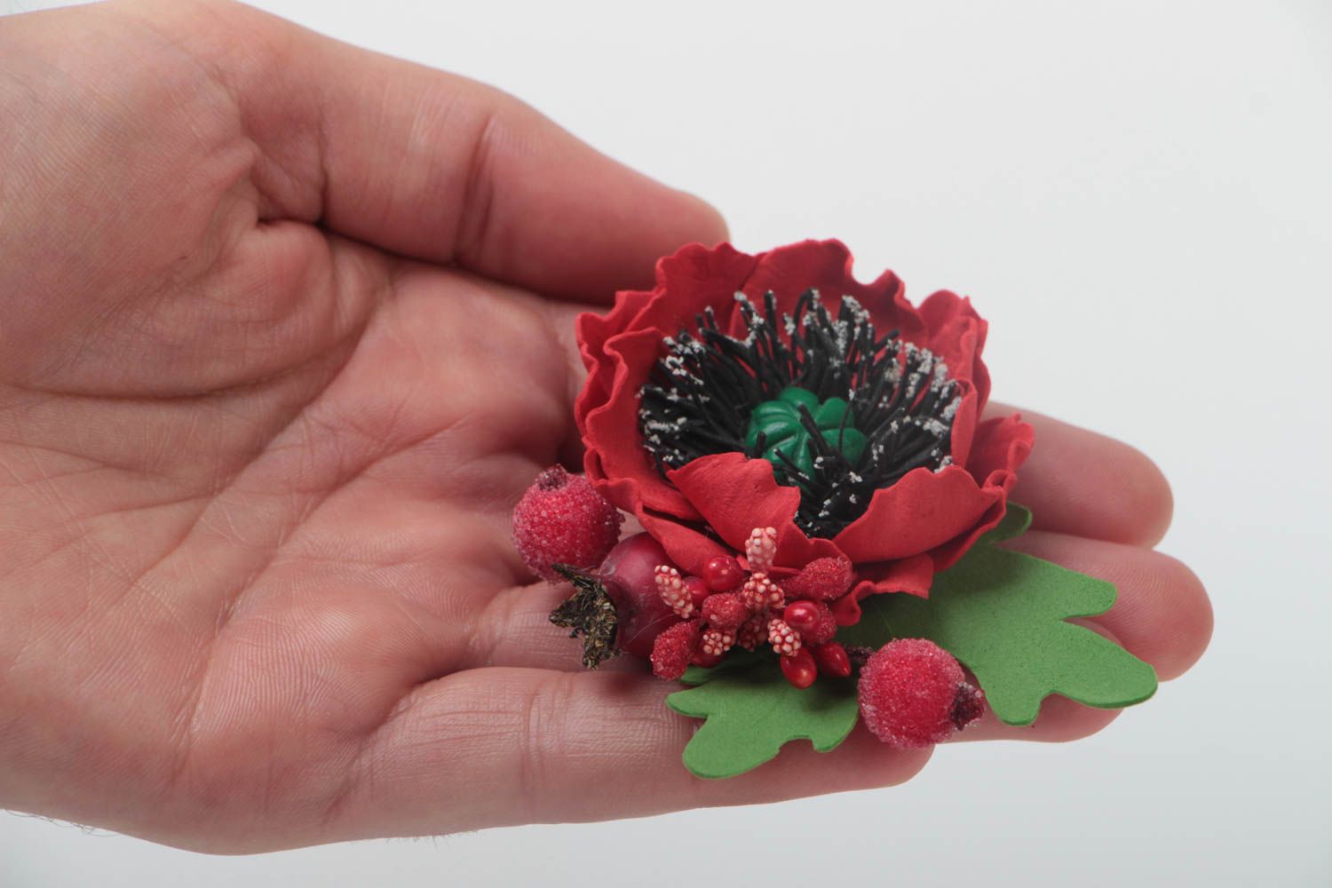 Broche grosse fleur rouge en foamiran faite main originale jolie pour femme photo 5