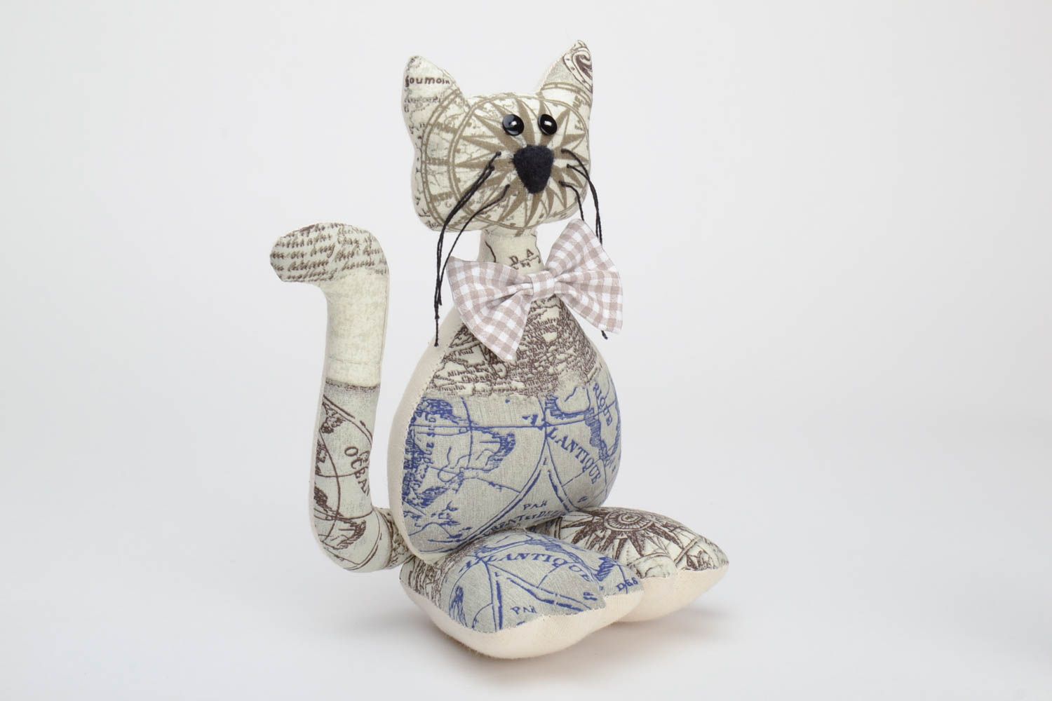 Künstler handmade Kuscheltier Katze aus Baumwolle weich schön für Kleinkinder und für Interieur foto 2