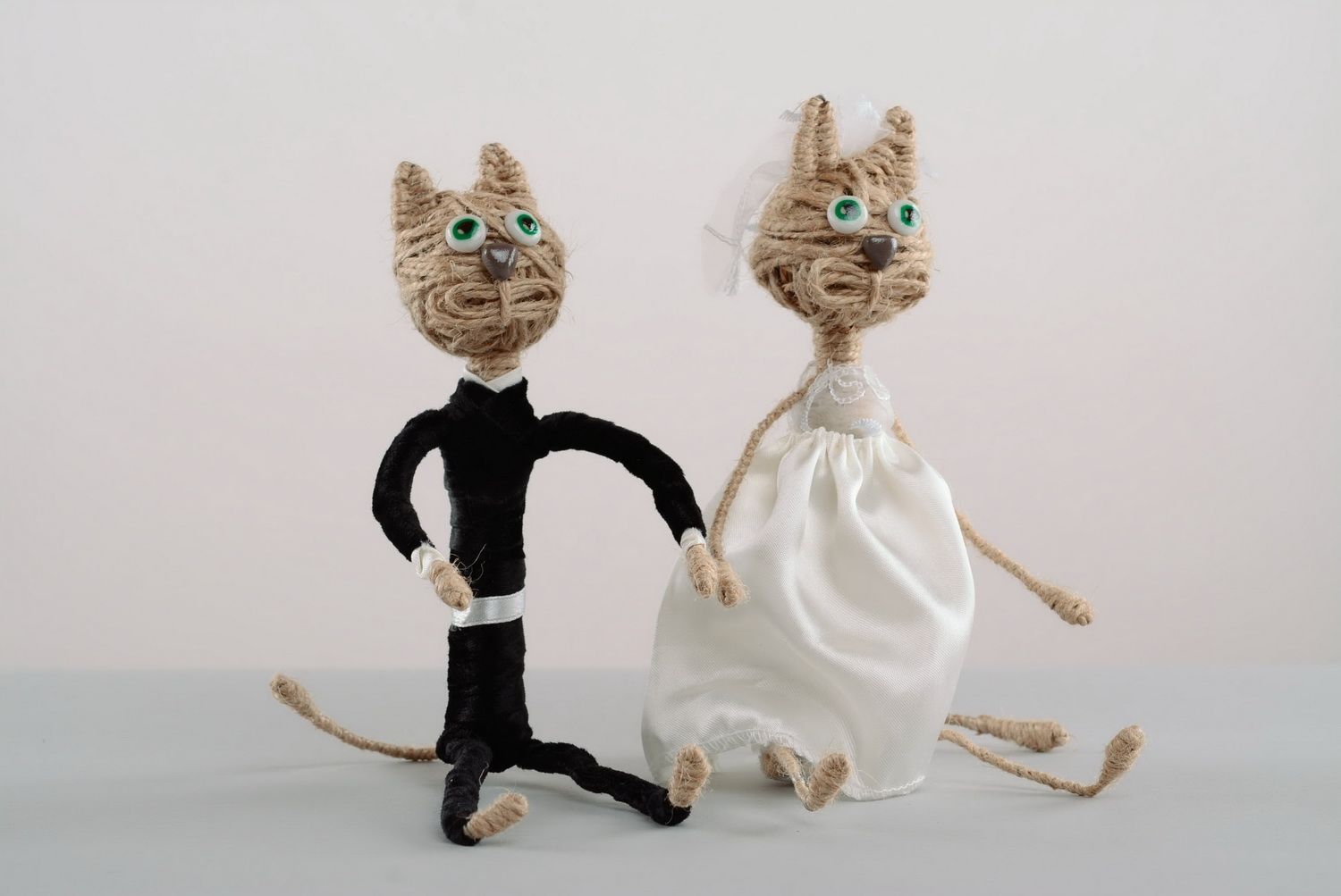 Figurine made of whipcord Bride and Groom photo 2