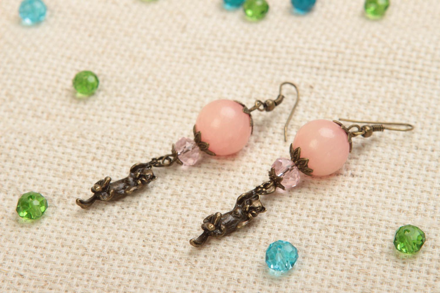 Boucles d'oreilles pendantes faites main en quartz rose et cristal pour fille photo 1