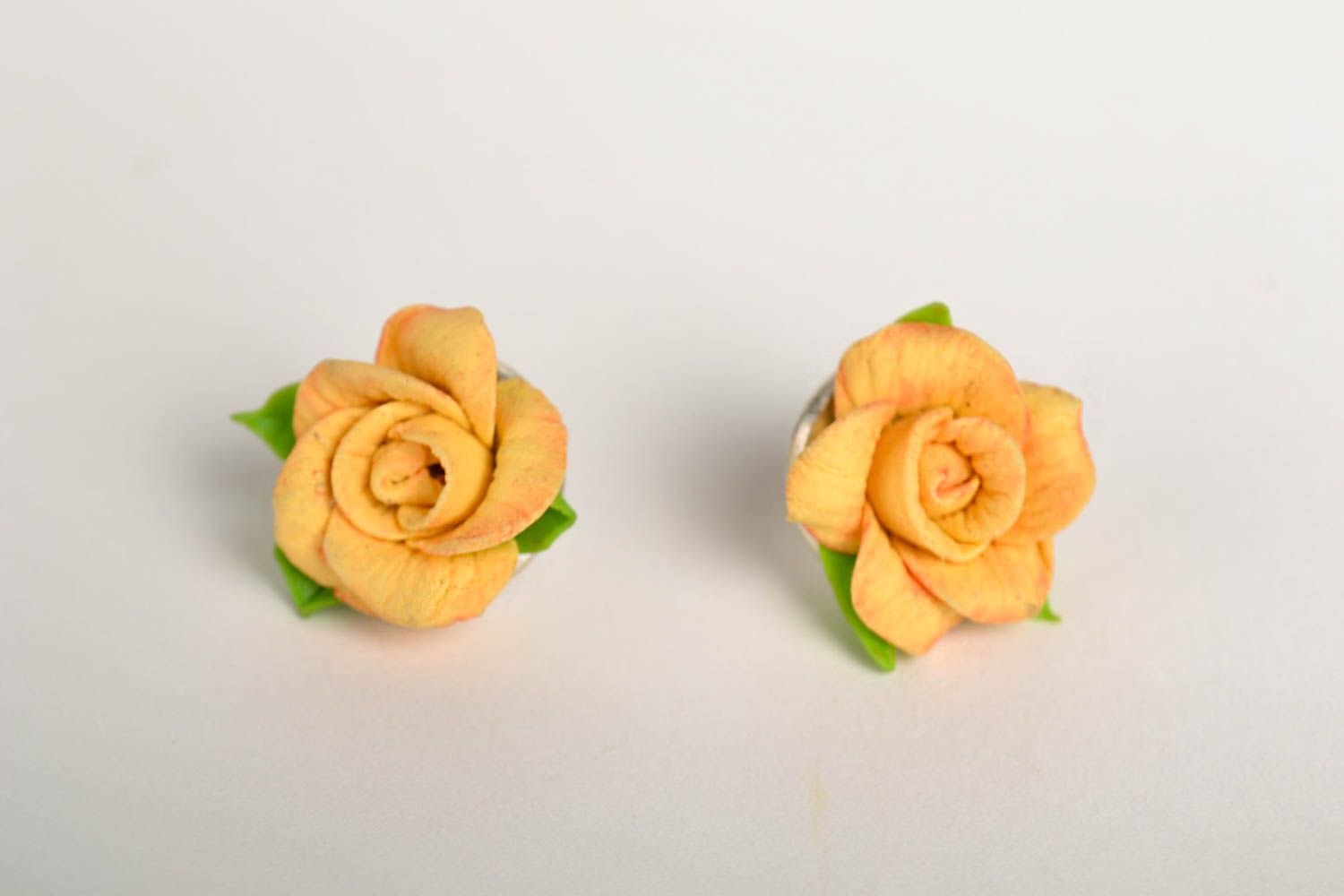 Украшение ручной работы розы красивые серьги холодный фарфор изделие винтажное фото 2