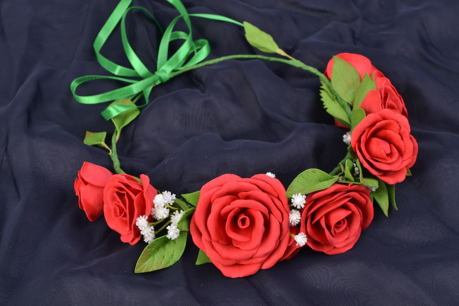 Couronne de fleurs de mariage en roses rouges faite main avec ruban de satin photo 1