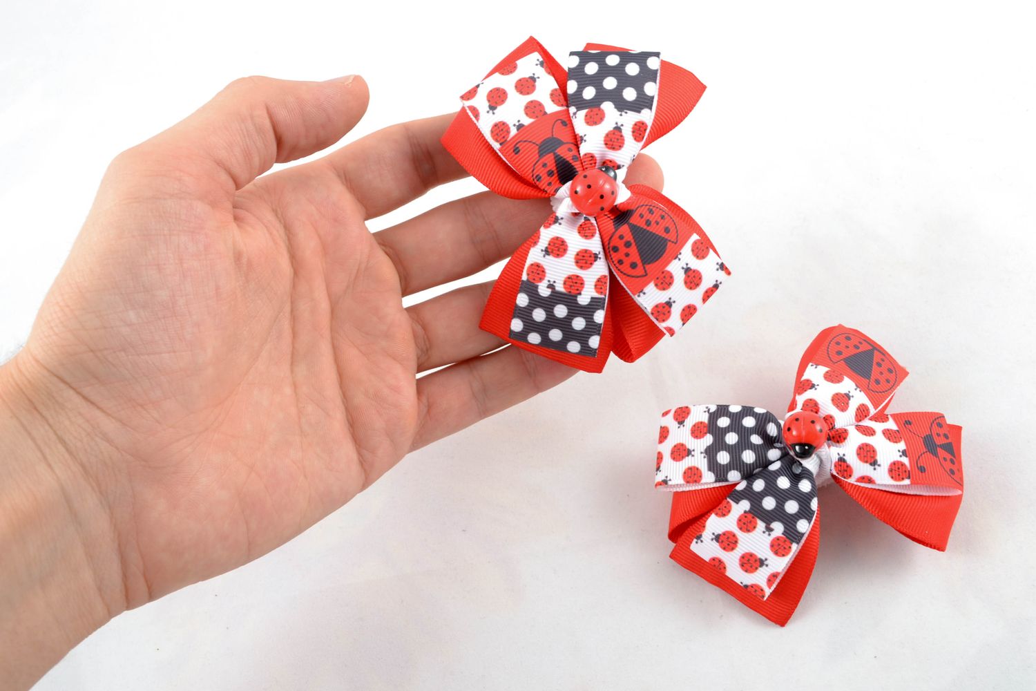 Hair ties with red bows photo 1