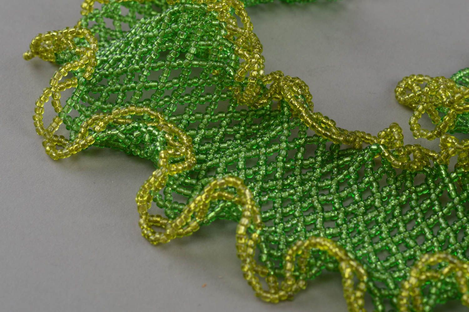 Handmade Designer Collier aus Glasperlen in Form vom Kragen für Romantik Look foto 5