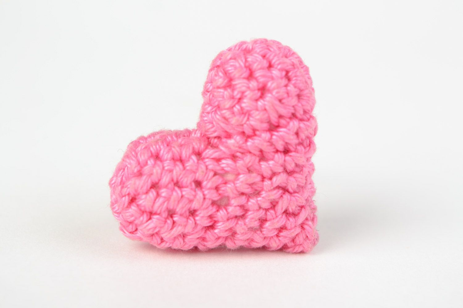 Bague avec cœur tricoté au crochet rose faite main taille réglable cadeau femme photo 3