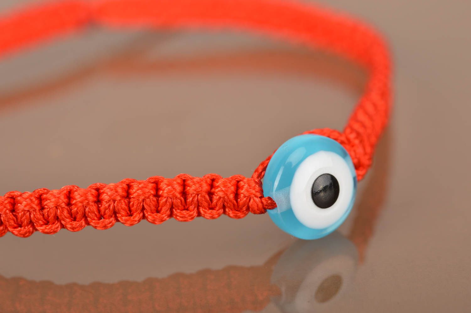 Bracelet tressé en lacet ciré rouge fait main fin avec oeil contre jettatura photo 5