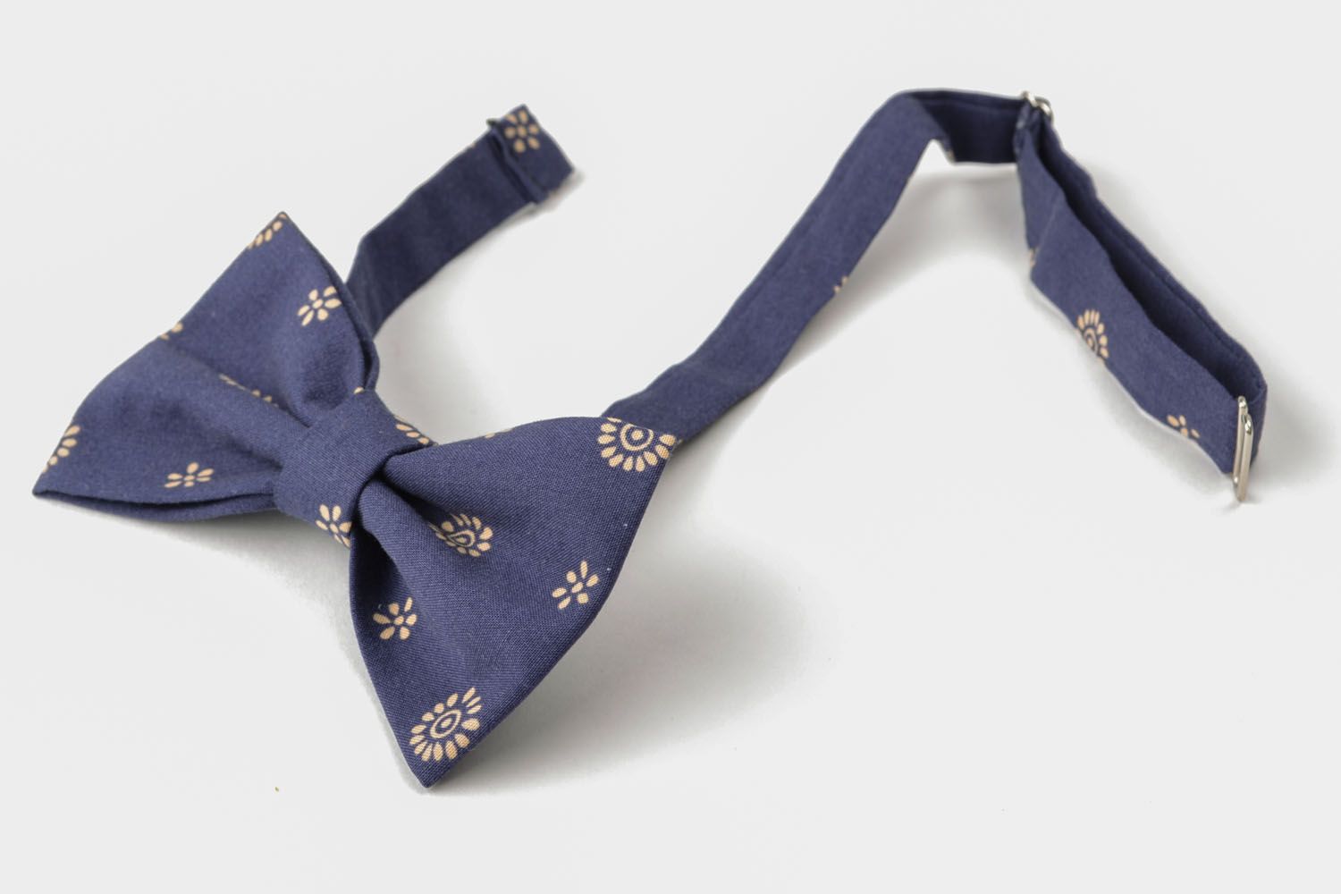 Handmade bow tie photo 3