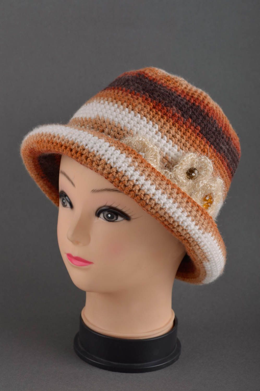 Вязаная шляпа ручной работы зимняя шапка красивая вязаная шапка женская стильная фото 1