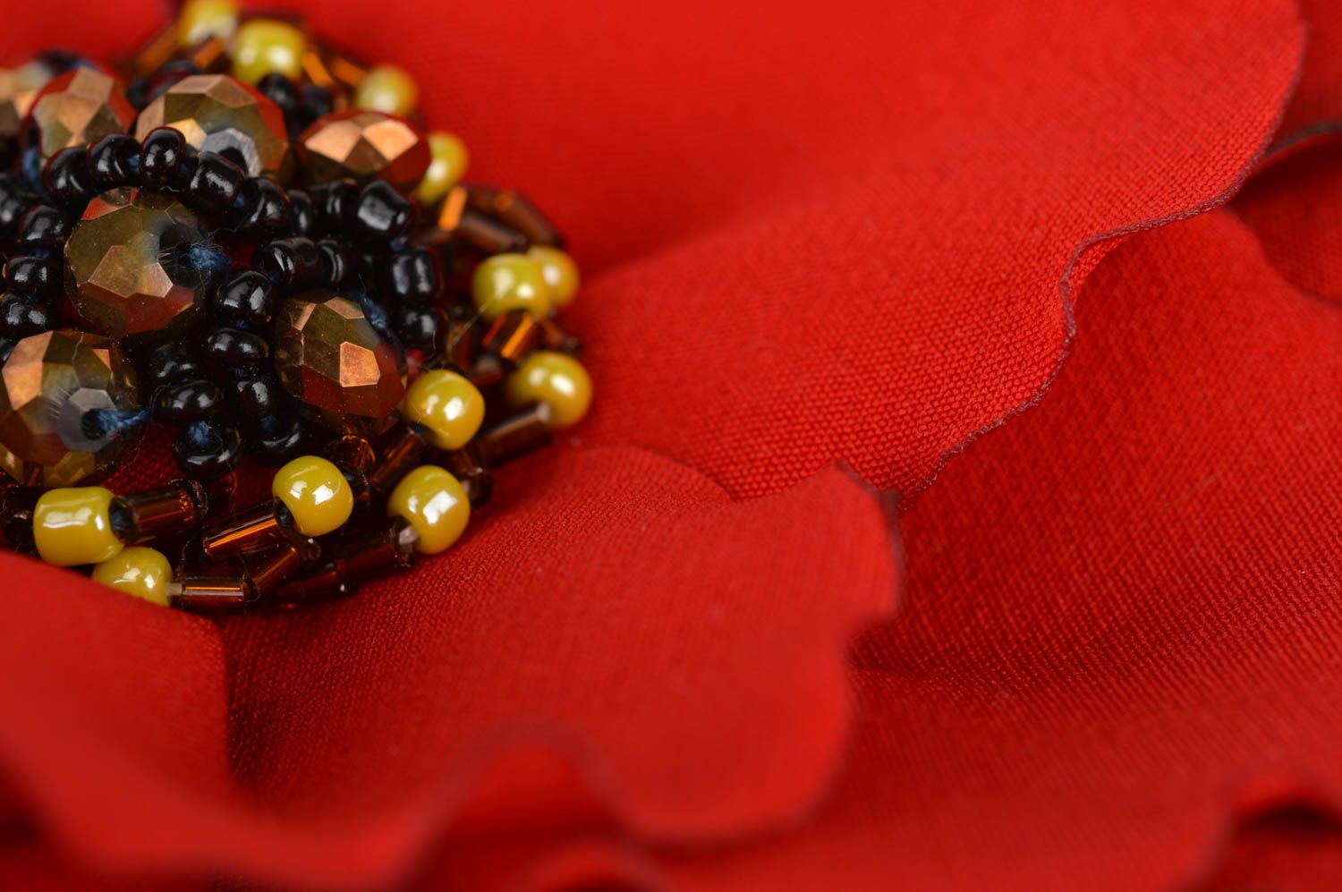 Broche fleur fait main Broche tissu satin rouge kanzashi Accessoire femme Carmen photo 5