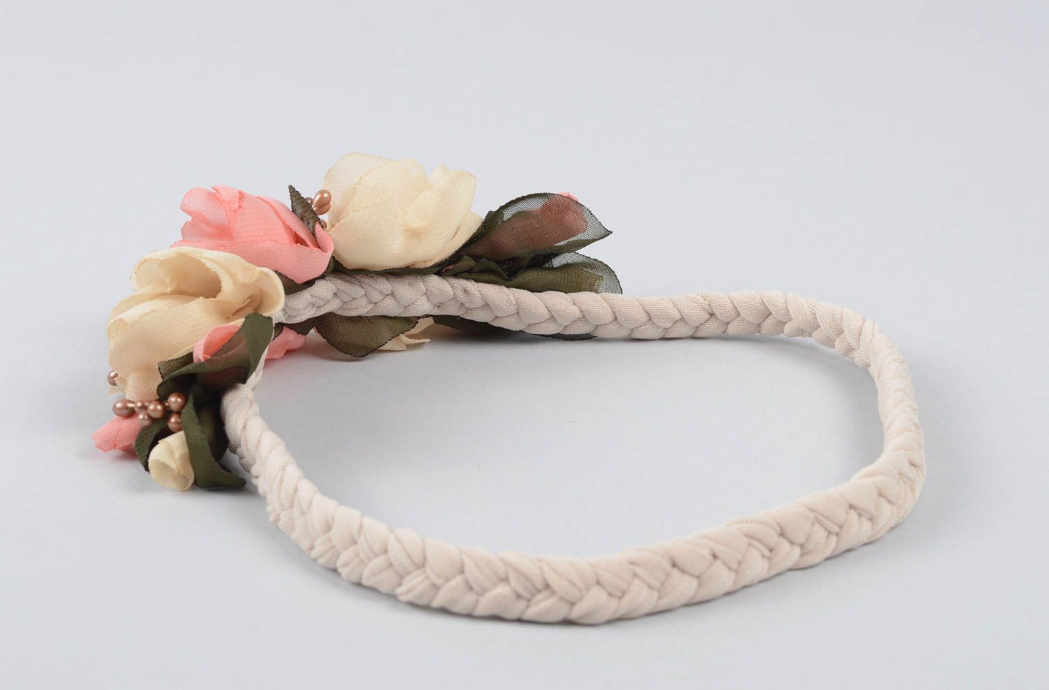 Accessoire für Haare handmade Mädchen Haarschmuck Haarband mit Blume hell schön foto 2