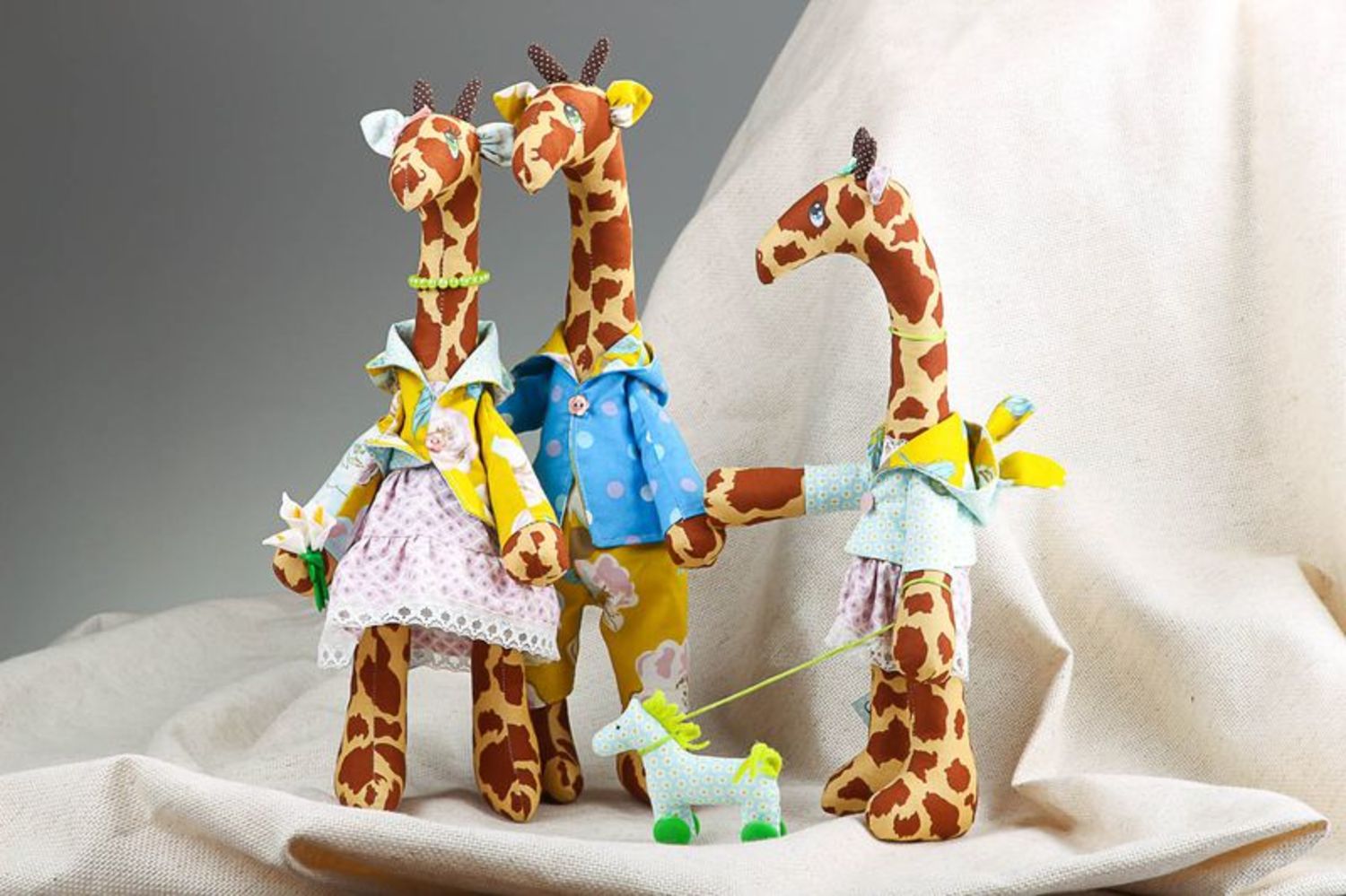 Conjunto de brinquedos macios Família de girafas foto 5