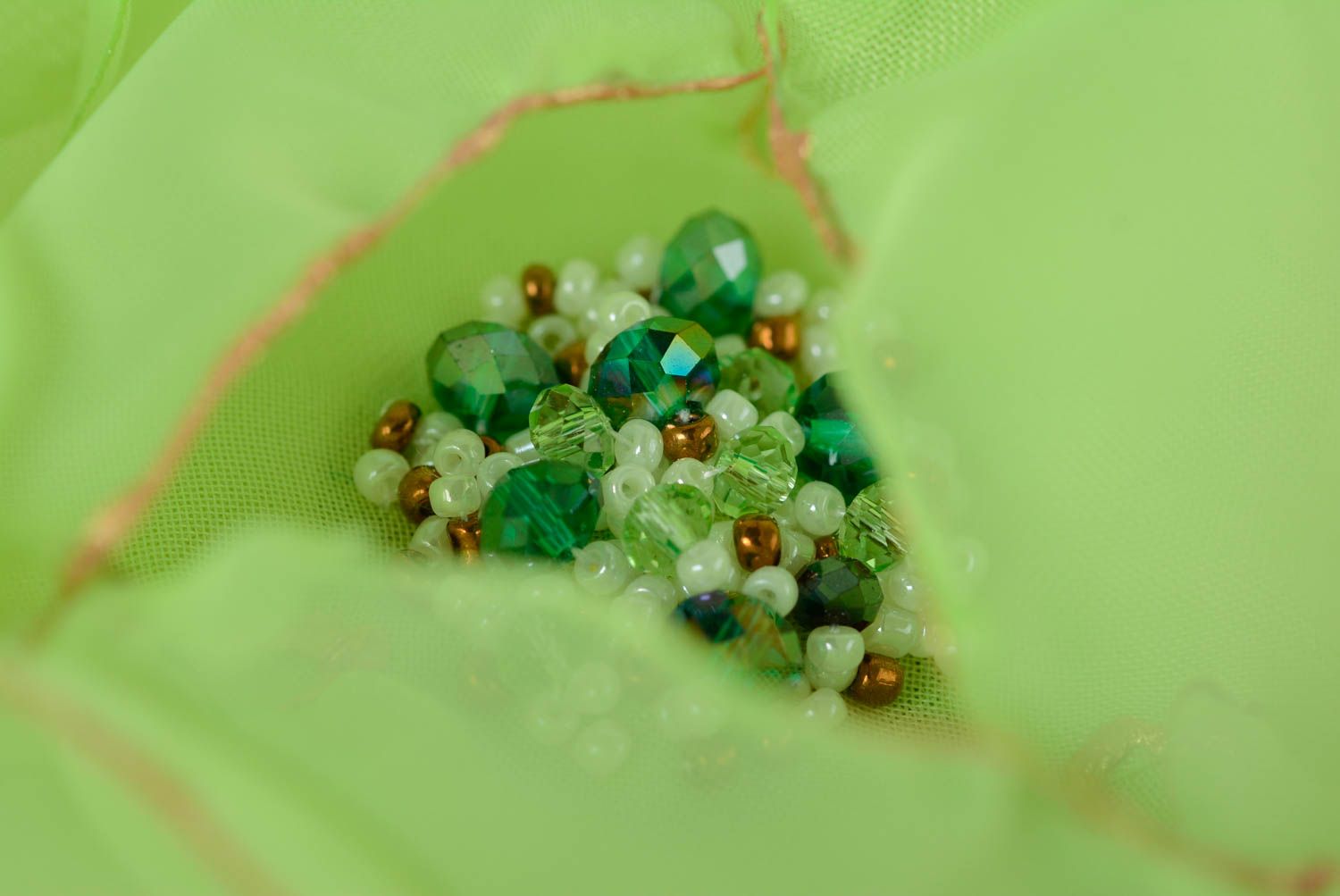 Elegante handgemachte grüne Brosche Blume schön Sommer Schmuck an Bluse  foto 2