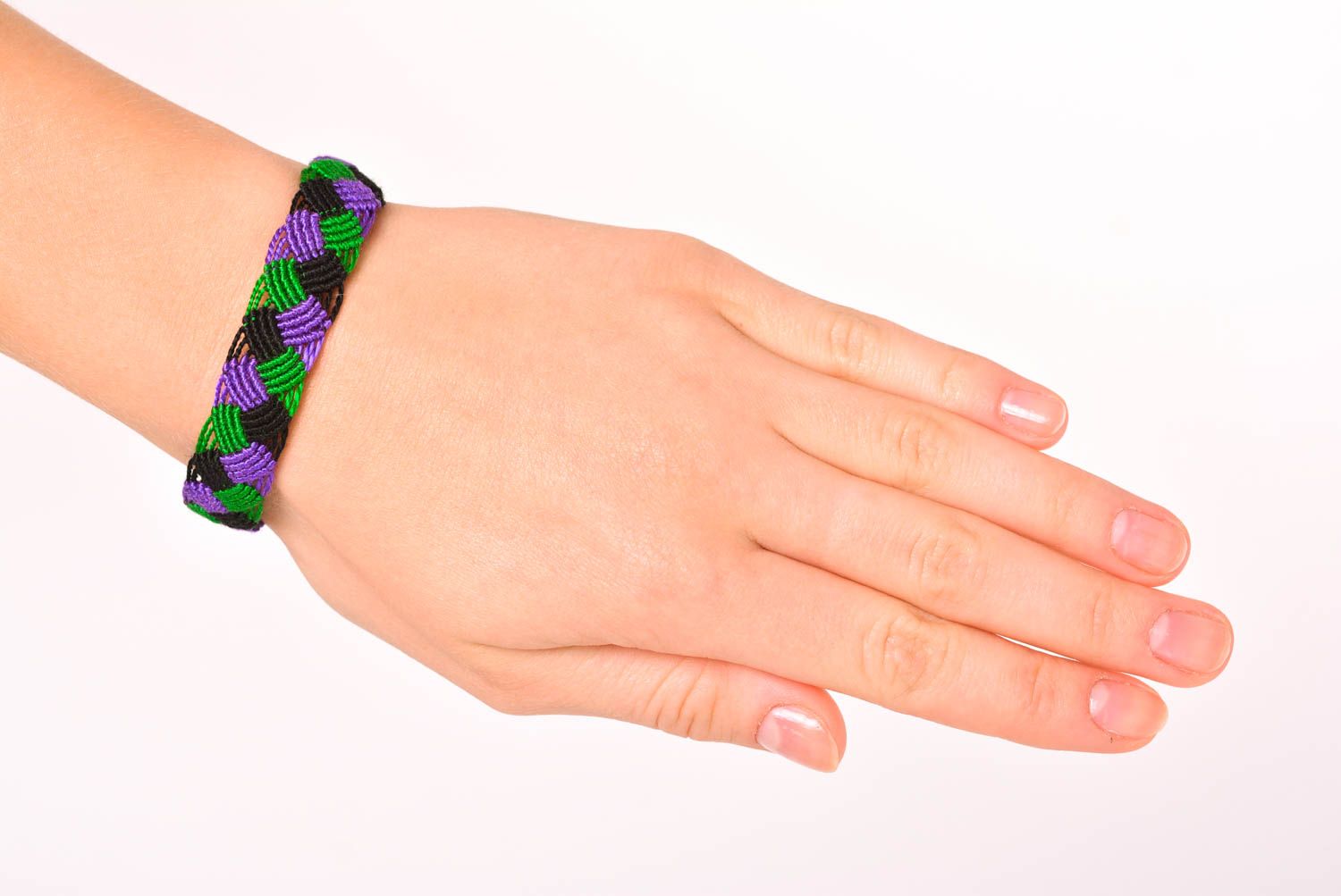 Bracelet macramé Bijou fait main tressé vert-violet-noir Cadeau pour femme photo 2