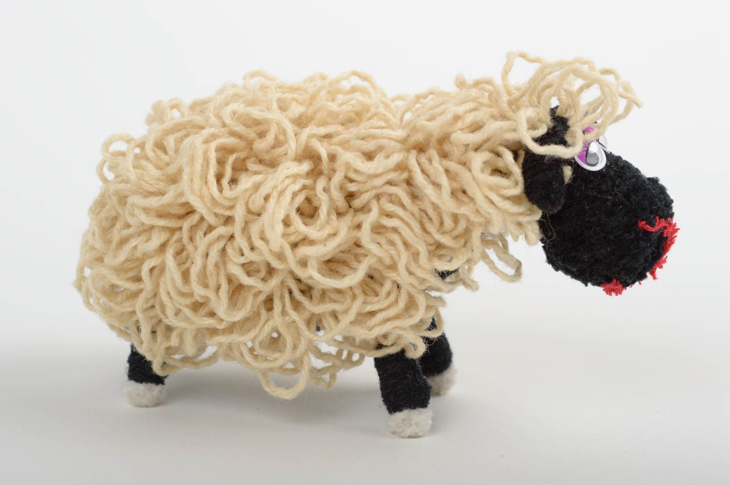 Peluche mouton Jouet fait main original fils synthétiques et laine Cadeau enfant photo 5