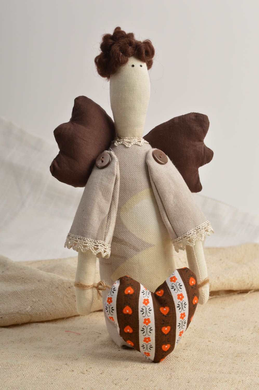 Оригинальная кукла ручной работы подарок ребенку кукла из ткани в виде ангела фото 1