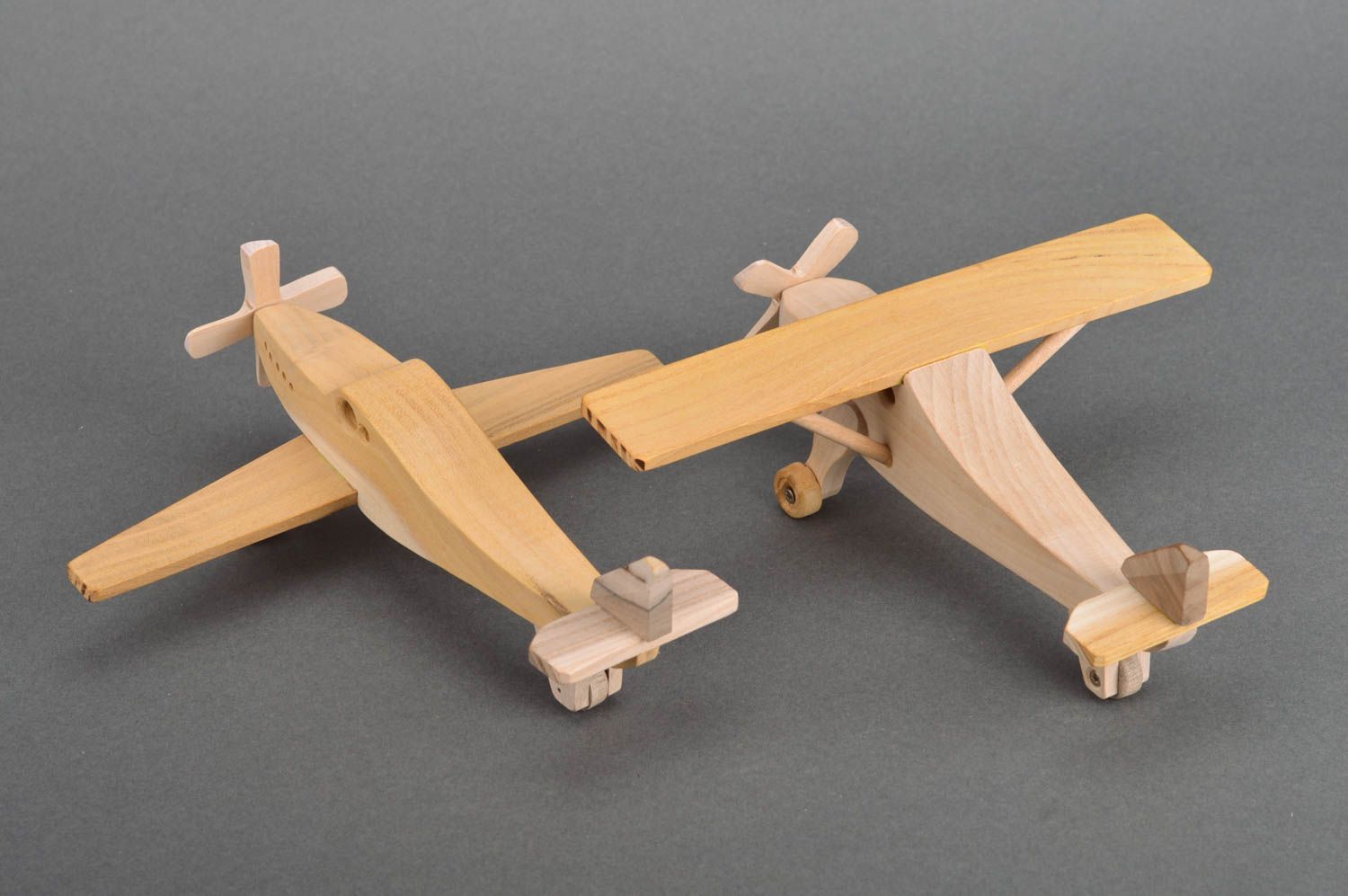 Handmade Zieh Spielzeuge Flugzeuge 2 Stück aus verschiedenen Holzarten für Kind foto 5