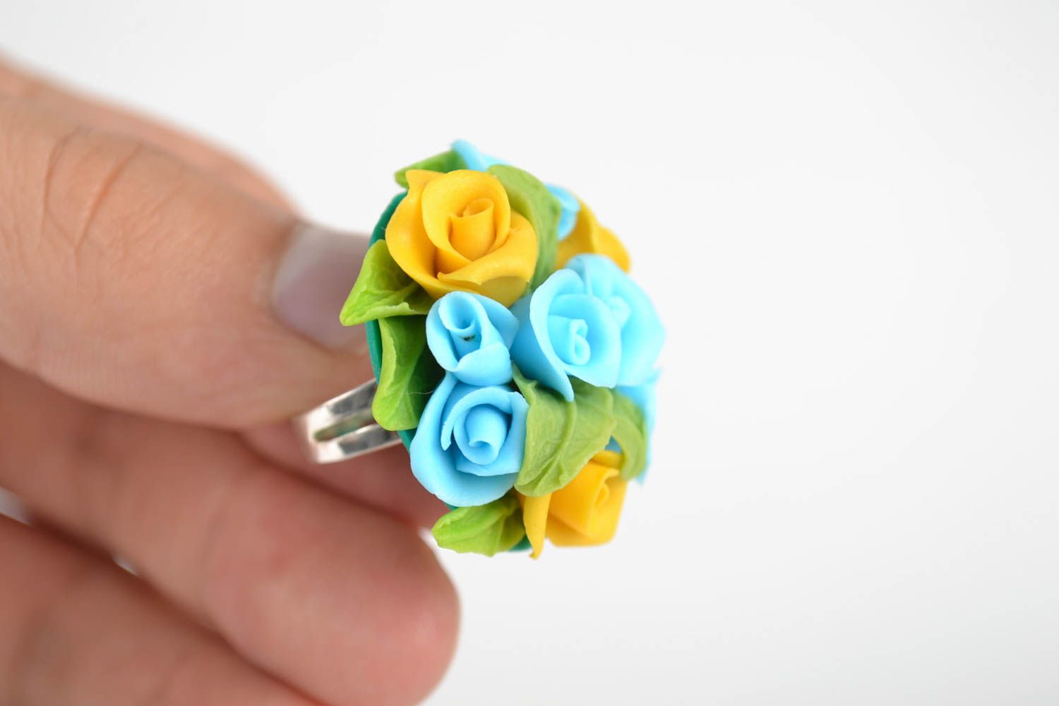 Кольцо из полимерной глины с цветами ручной работы стильное для девушки подарок фото 5