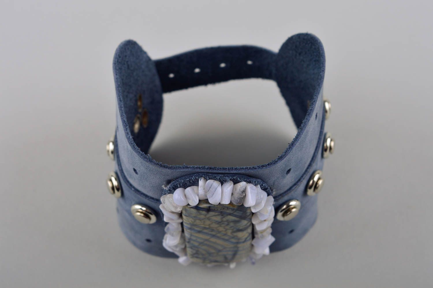 Bracelet cuir bleu Bijou fait main large design de créateur Accessoire femme photo 2