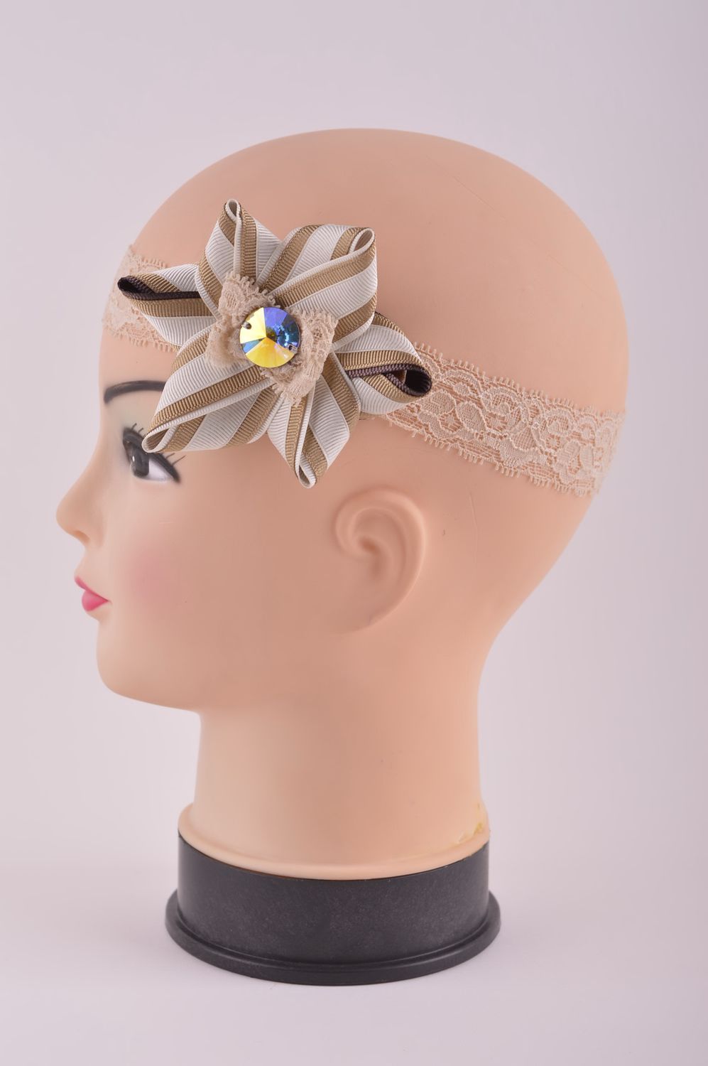 Bandeau cheveux élastique fait main Cadeau femme fleur beige Accessoire cheveux photo 3