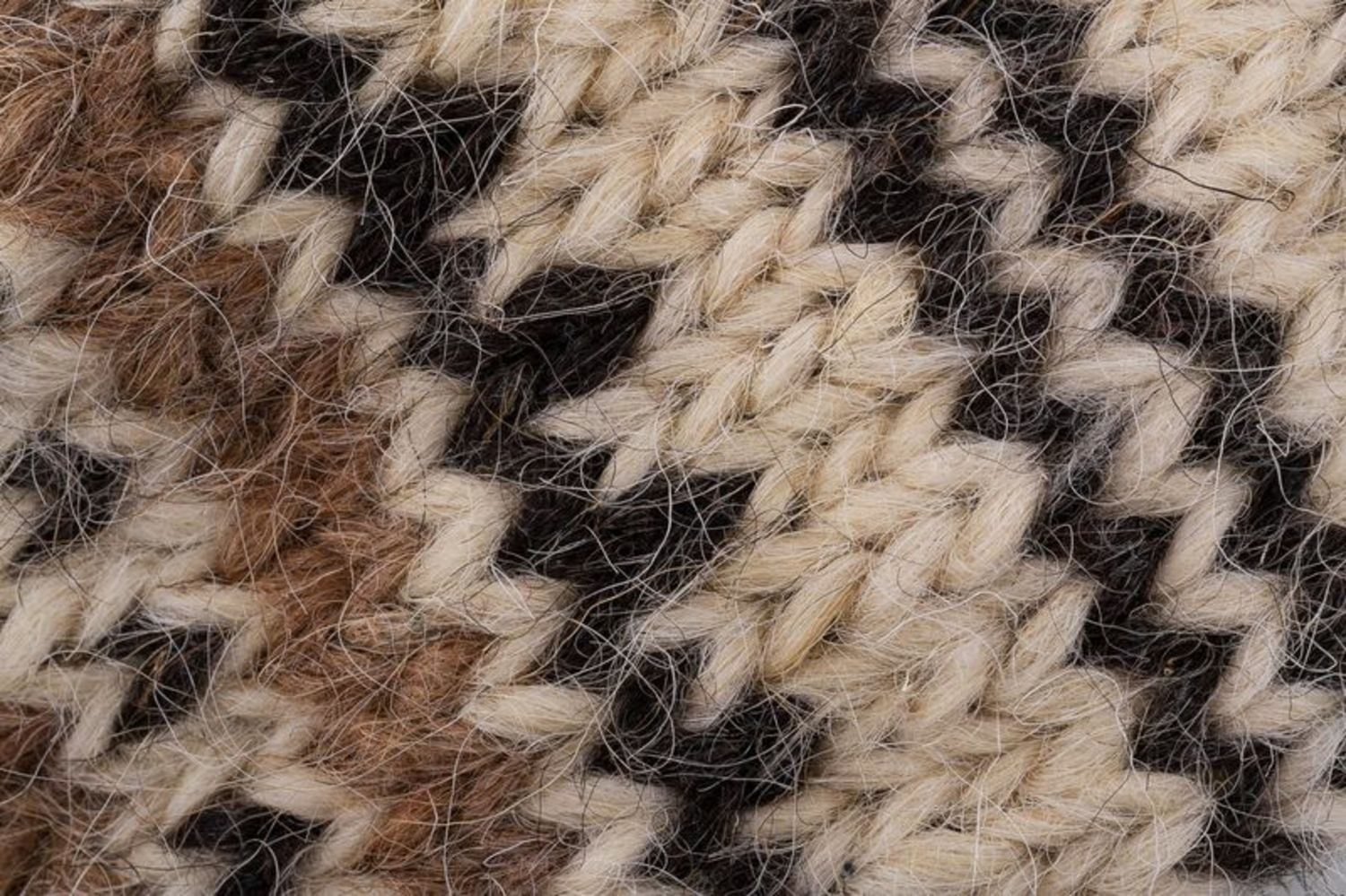 Woman's woolen mittens photo 4