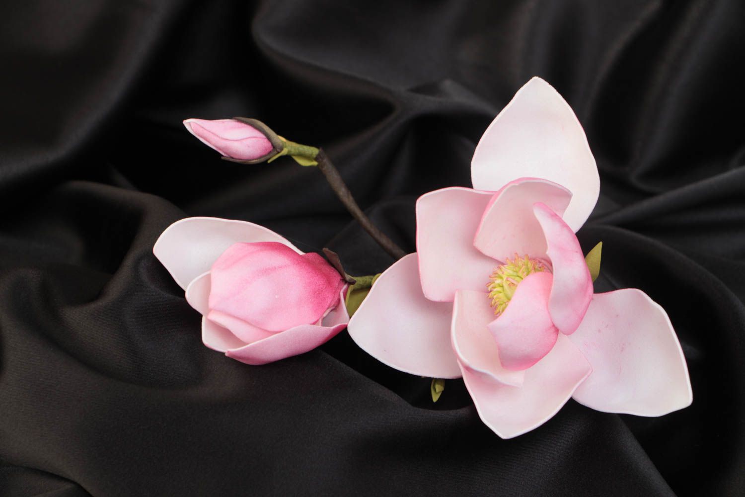 Fleur artificielle décorative belle en foamiran faite main Magnolia rose photo 1