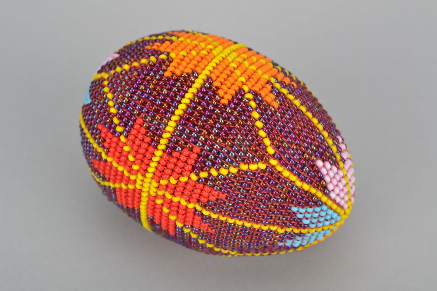 Wooden egg woven over with beads Stars photo 1