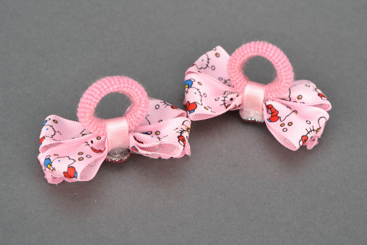 Pink scrunchies with bows photo 5