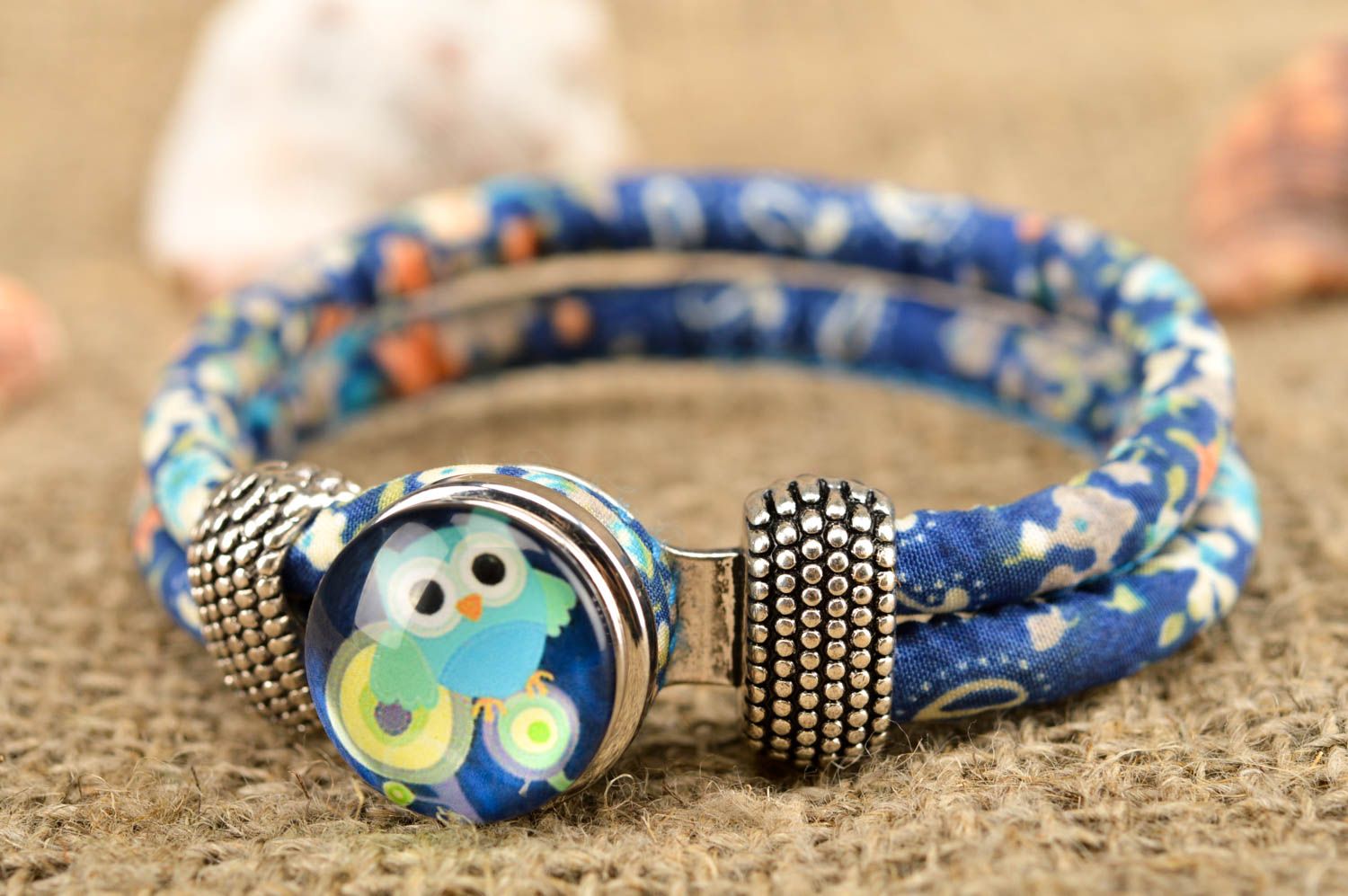 Handmade blumiges blaues Stoff Armband Designer Schmuck Frauen Accessoire Eule foto 1