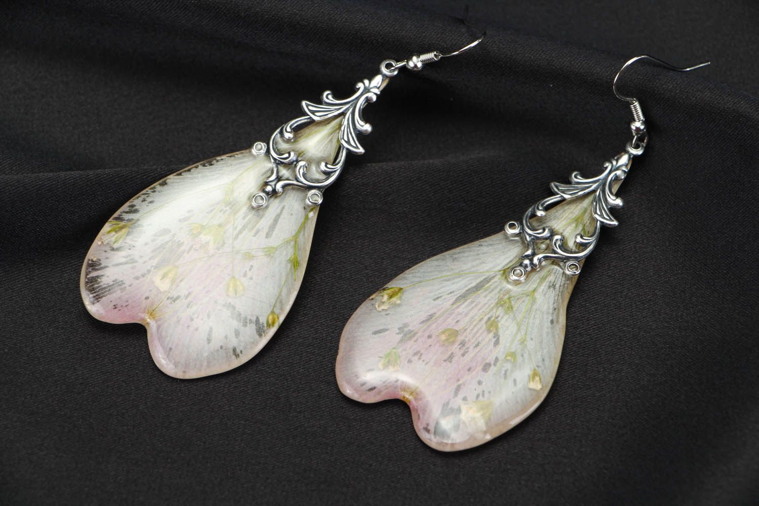 Dangling earrings with alstroemeria petal  photo 2